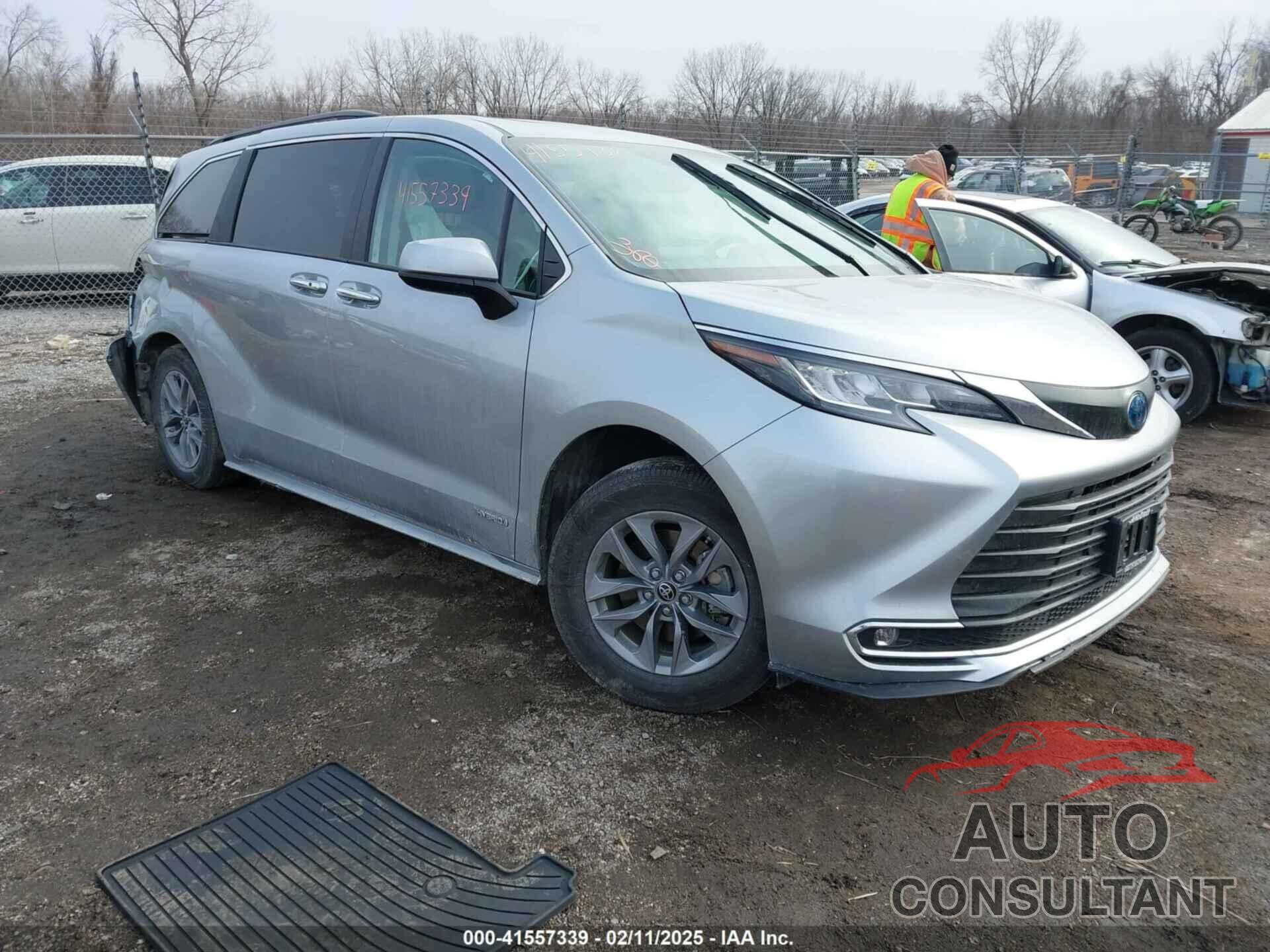 TOYOTA SIENNA 2021 - 5TDYRKEC1MS068172