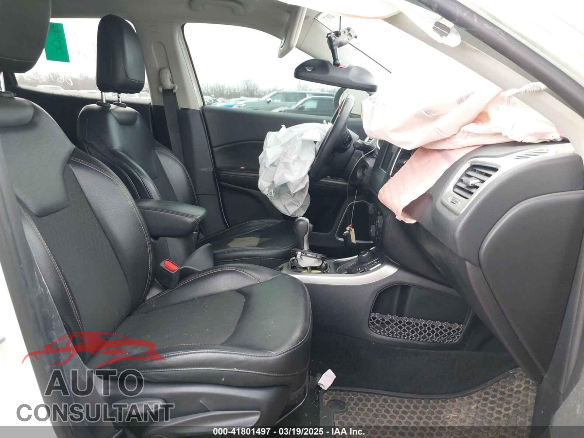 JEEP COMPASS 2018 - 3C4NJDBB2JT331496