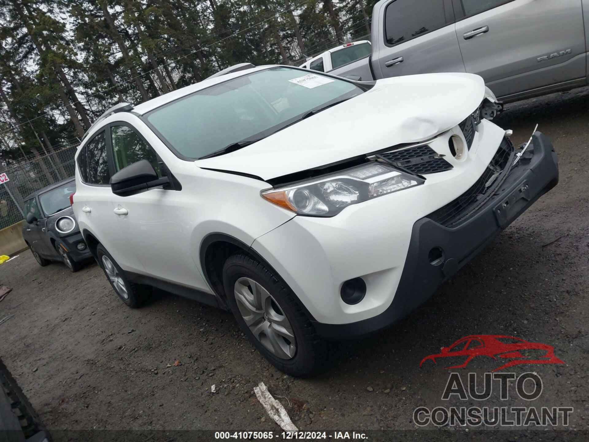 TOYOTA RAV4 2015 - JTMBFREV4FD112589