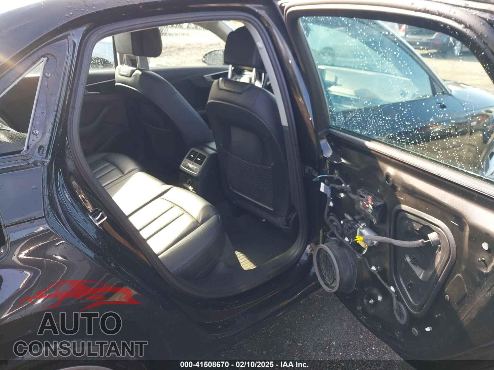 AUDI A4 2017 - WAUDNAF45HN051170