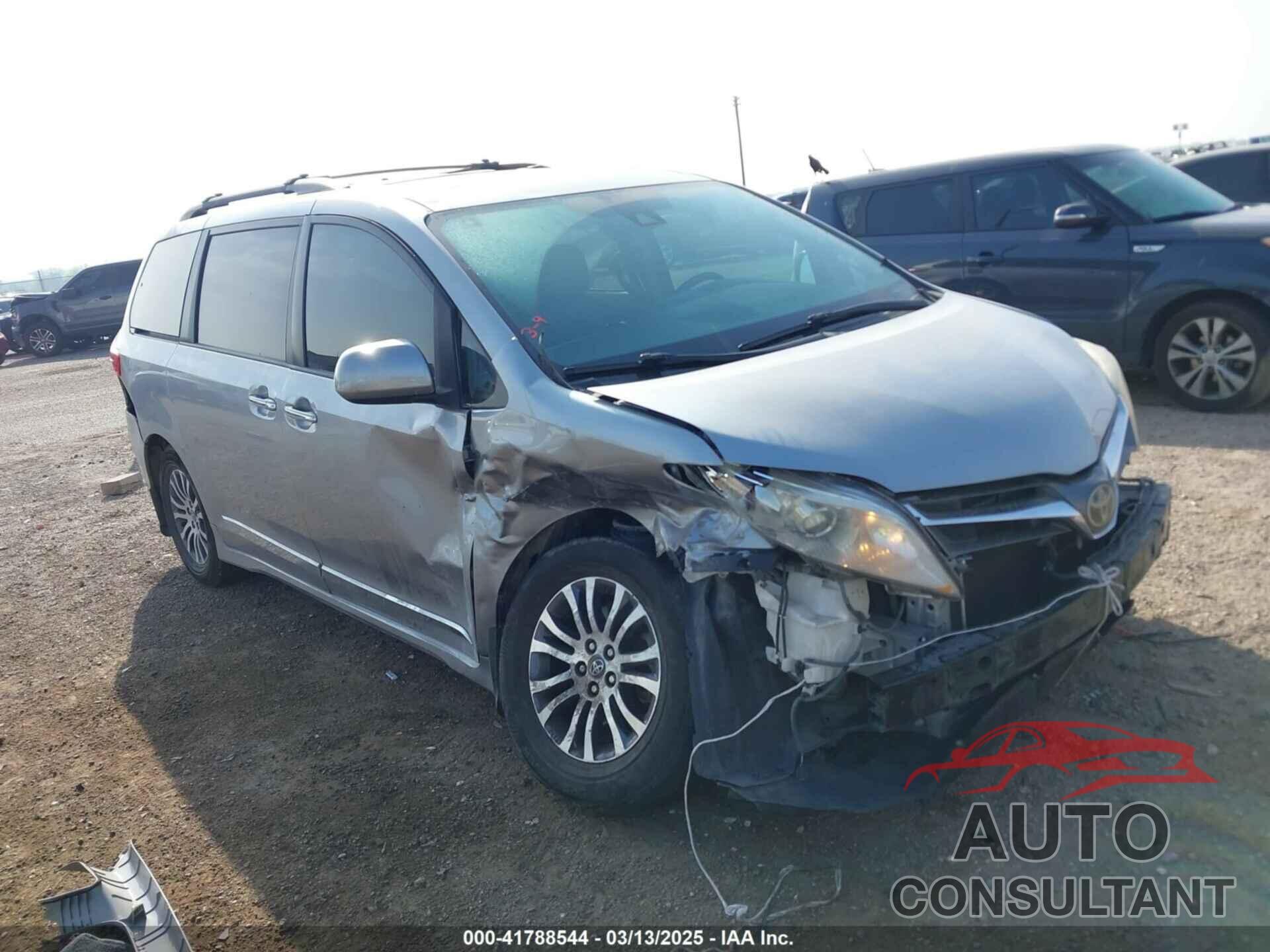 TOYOTA SIENNA 2018 - 5TDYZ3DC3JS919973