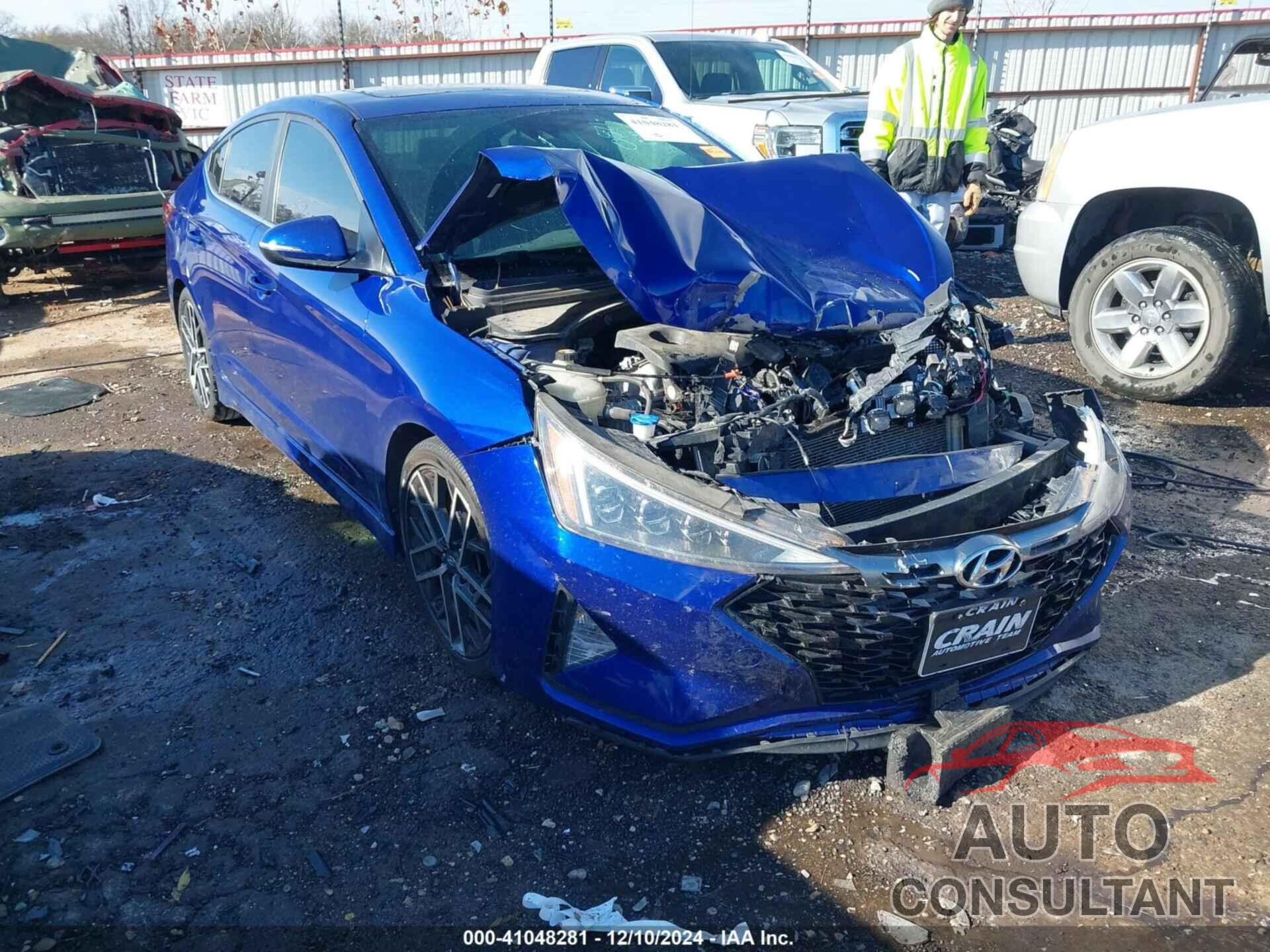 HYUNDAI ELANTRA 2019 - KMHD04LB5KU840871