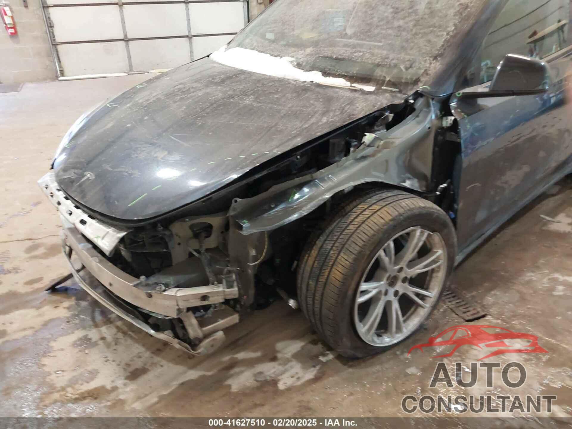 TESLA MODEL Y 2024 - 7SAYGDEE0RA282634