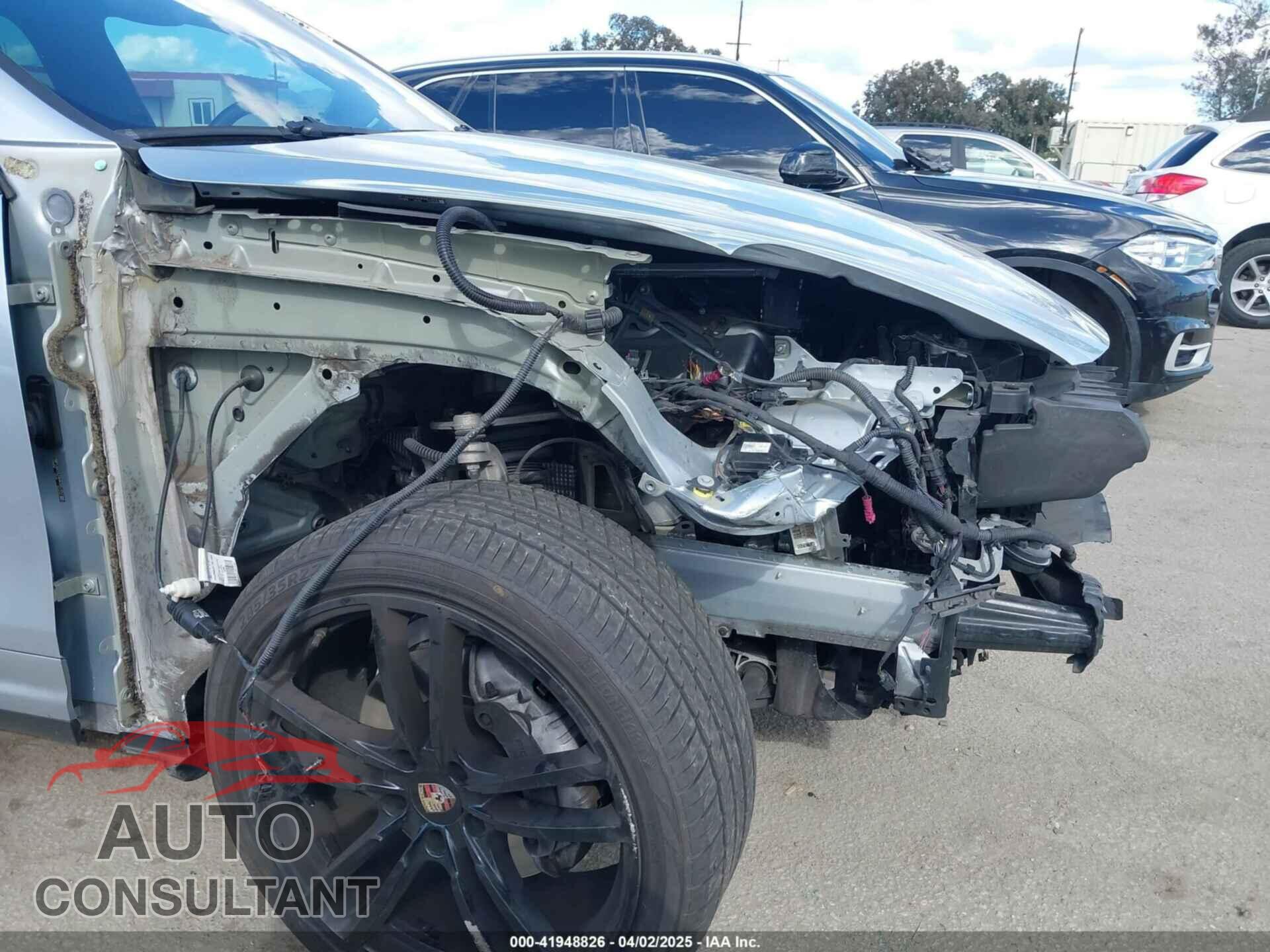 PORSCHE CAYENNE 2017 - WP1AA2A24HKA81452