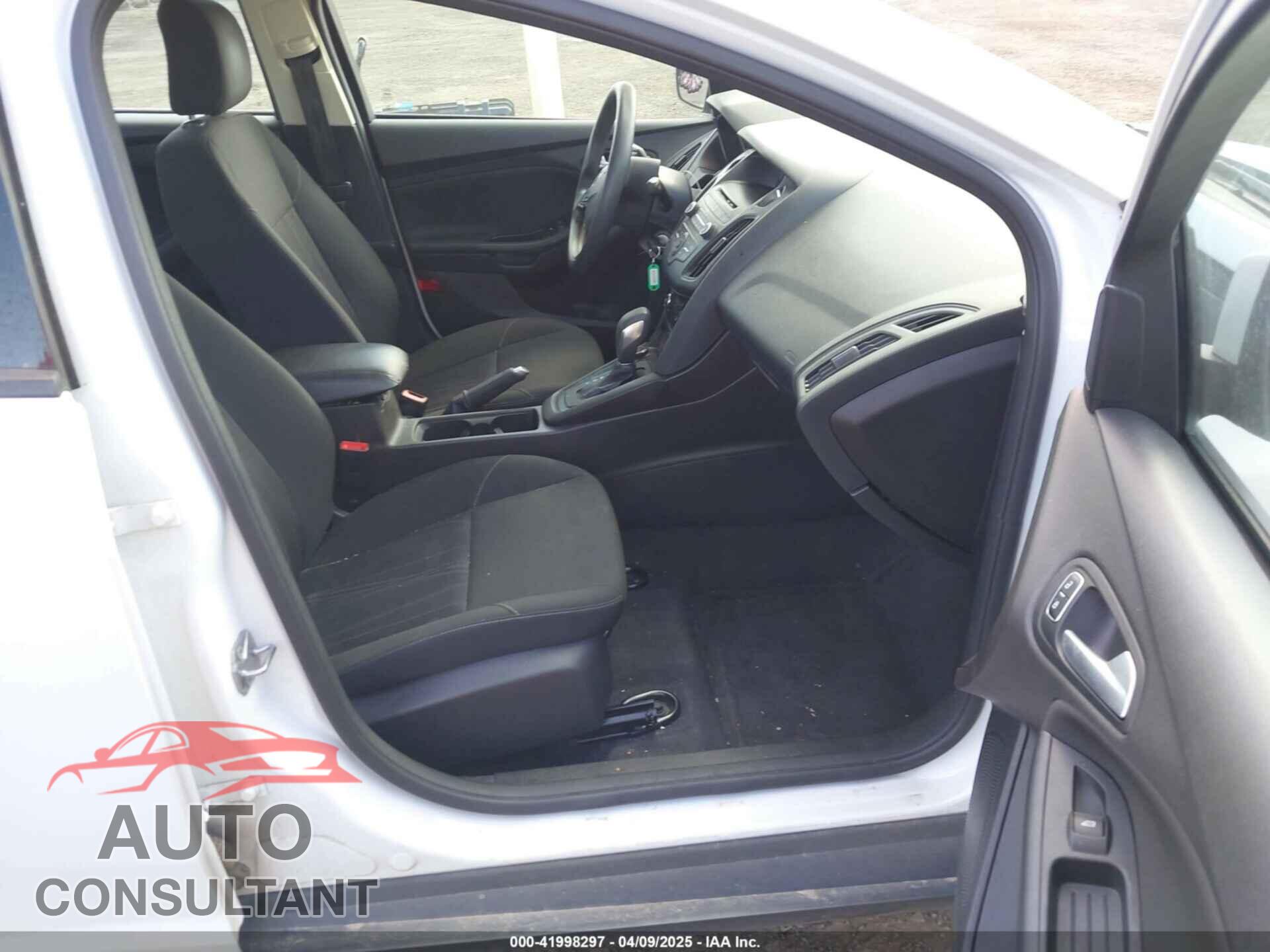 FORD FOCUS 2017 - 1FADP3F29HL224200