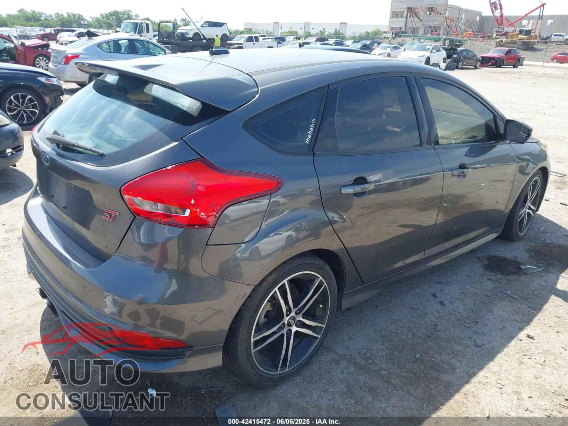 FORD FOCUS ST 2015 - 1FADP3L96FL368026