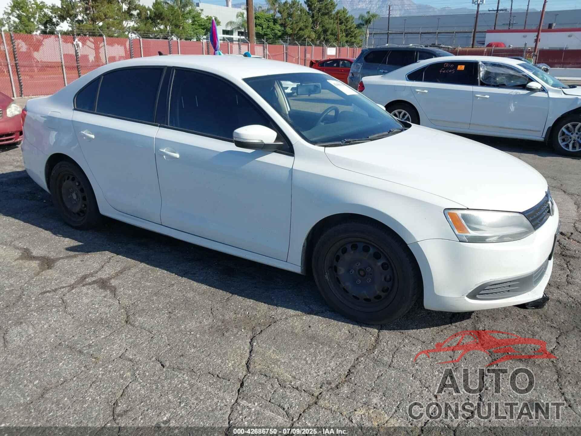 VOLKSWAGEN JETTA 2014 - 3VWD17AJ8EM284395