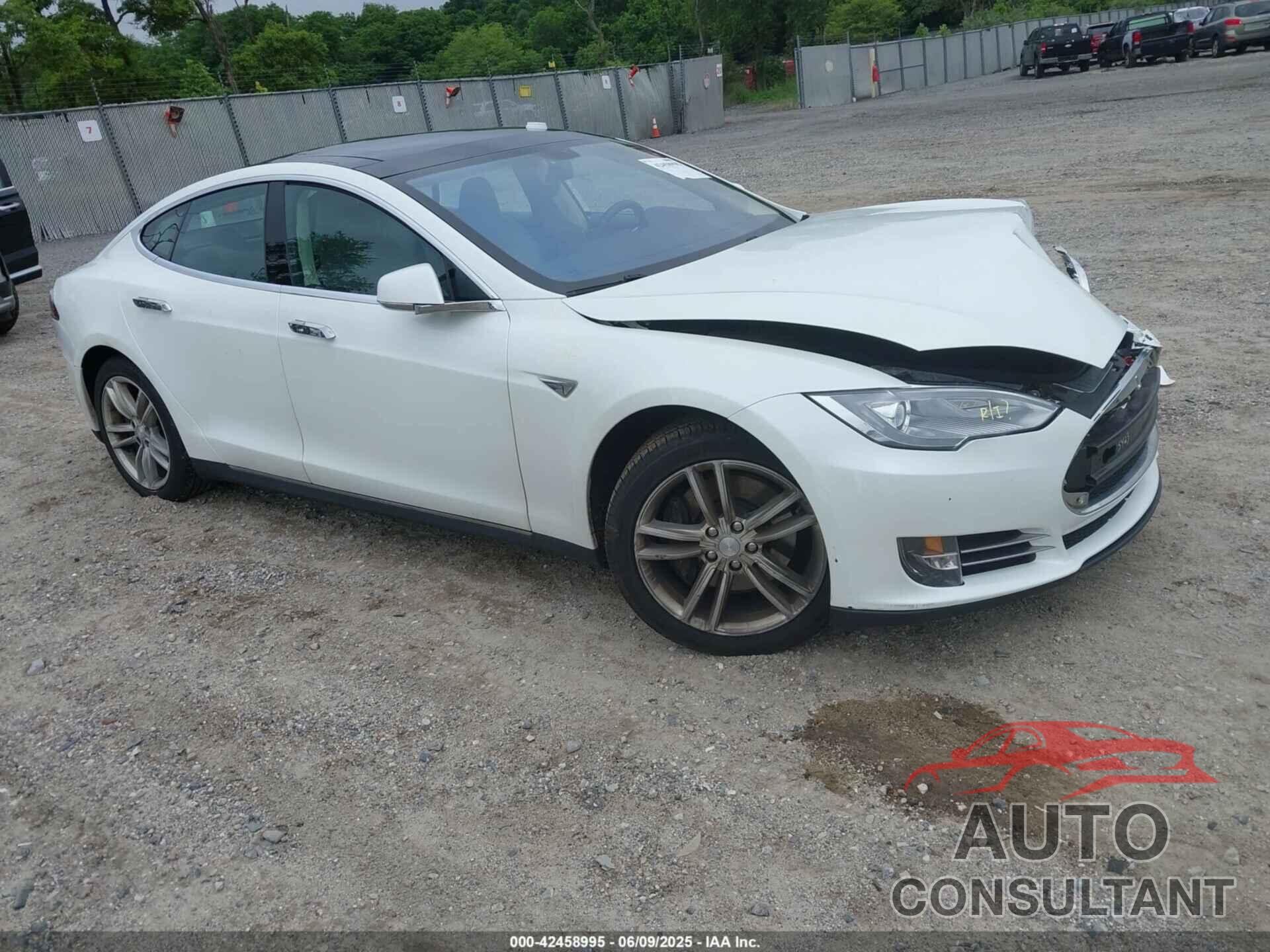 TESLA MODEL S 2013 - 5YJSA1DP1DFP16609