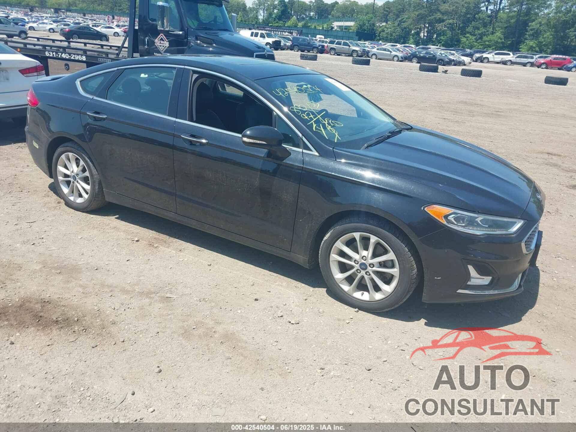 FORD FUSION ENERGI 2019 - 3FA6P0SU4KR228100