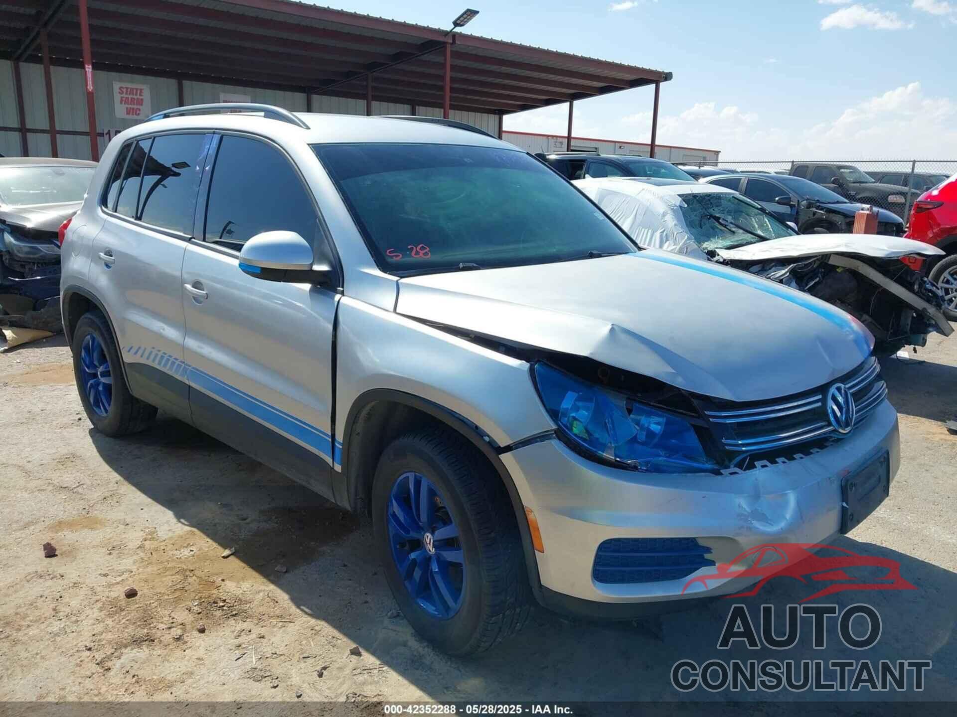 VOLKSWAGEN TIGUAN 2016 - WVGAV7AX9GW567790