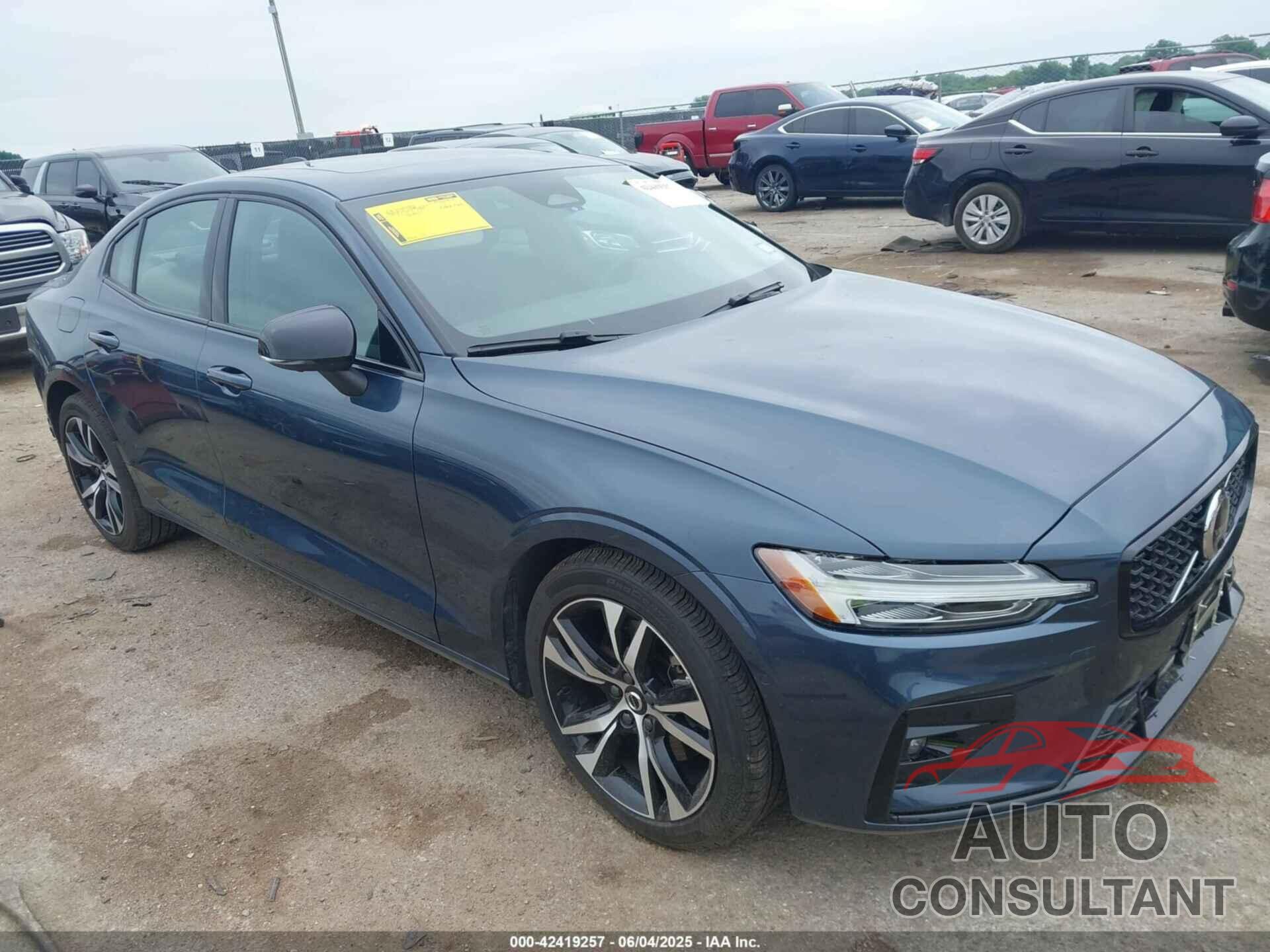 VOLVO S60 2024 - 7JRL12FL7RG318758