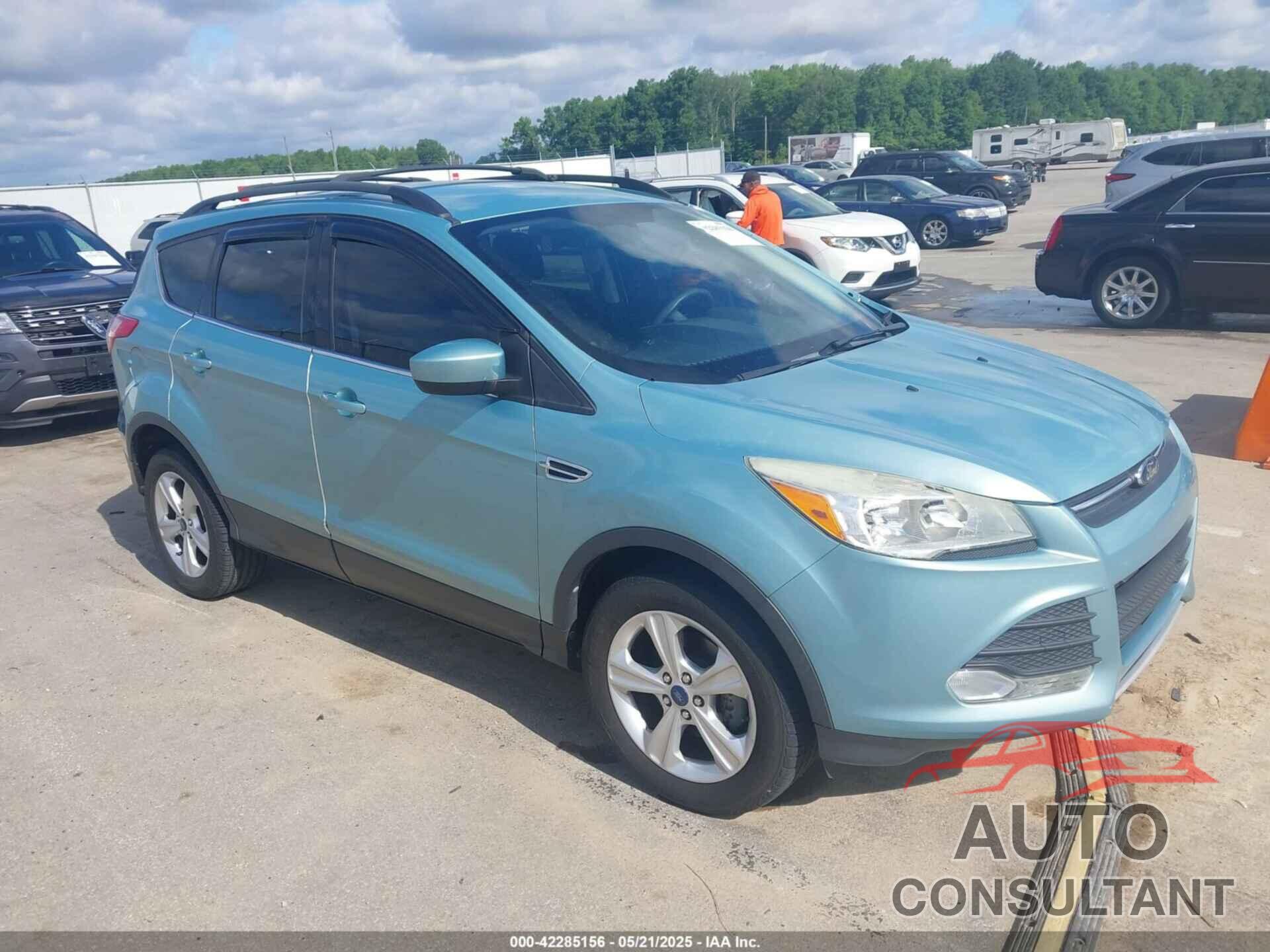 FORD ESCAPE 2013 - 1FMCU0GX7DUB38133