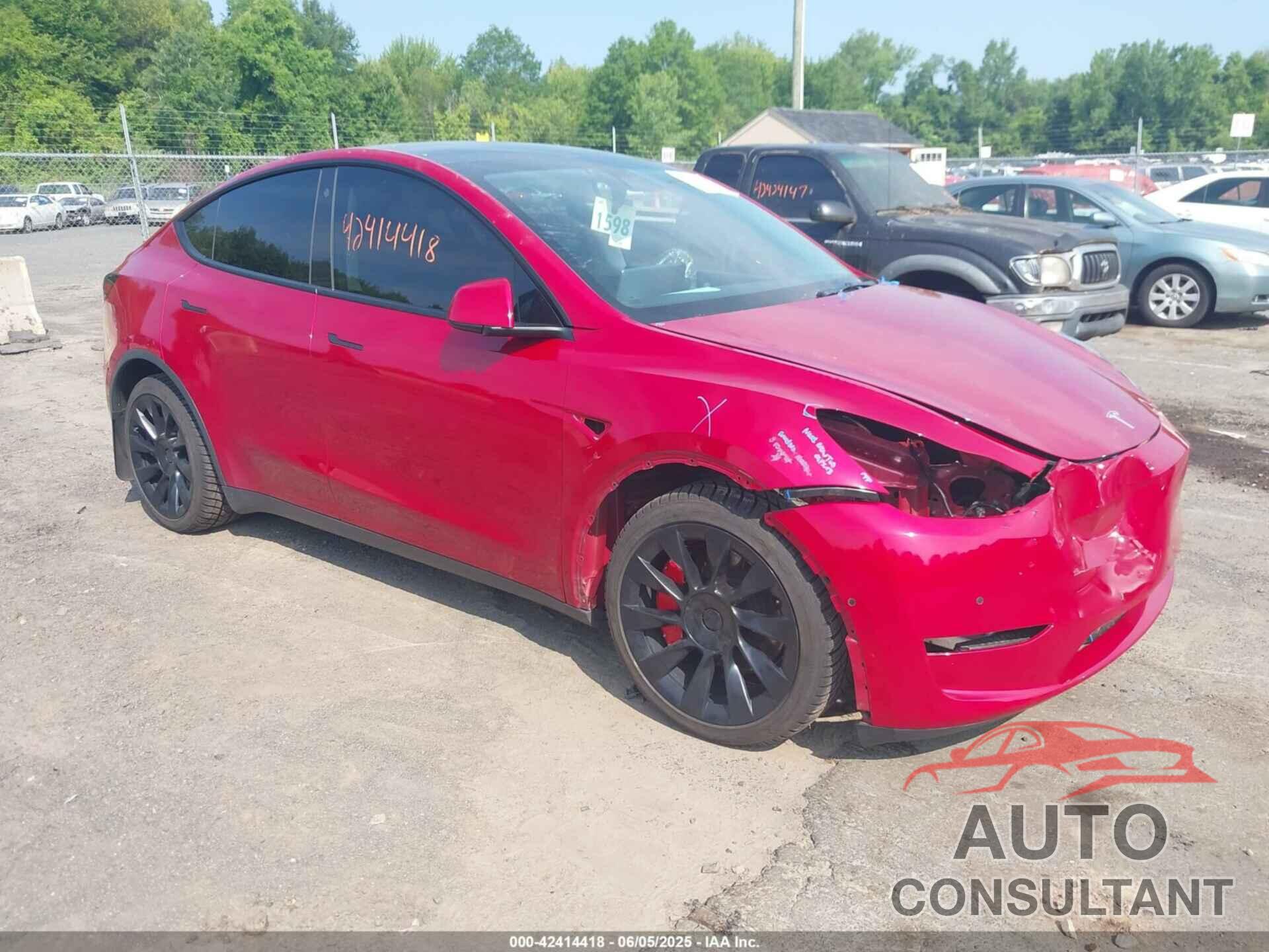 TESLA MODEL Y 2021 - 5YJYGDEEXMF092431