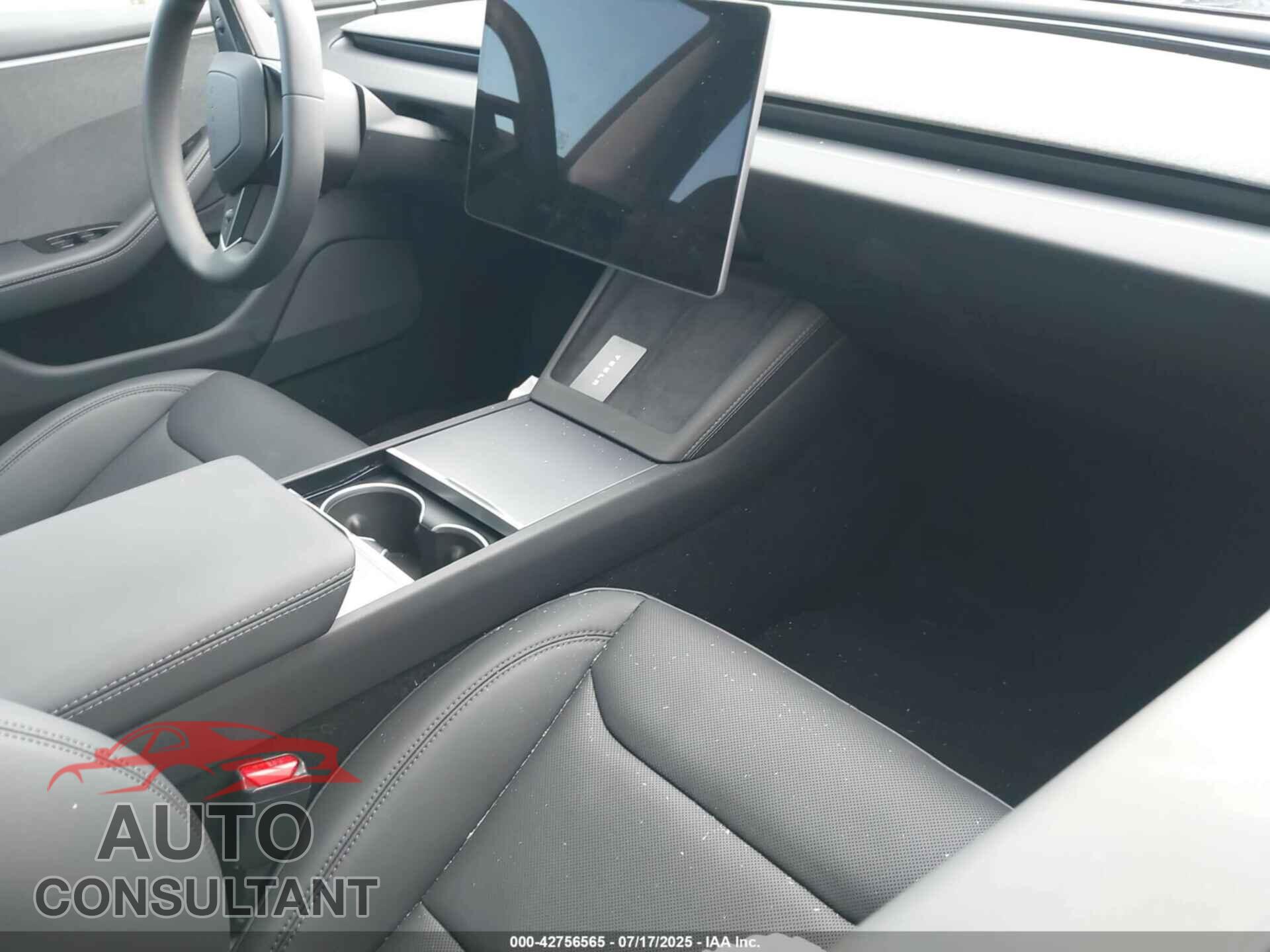 TESLA MODEL 3 2025 - 5YJ3E1EA9SF972724