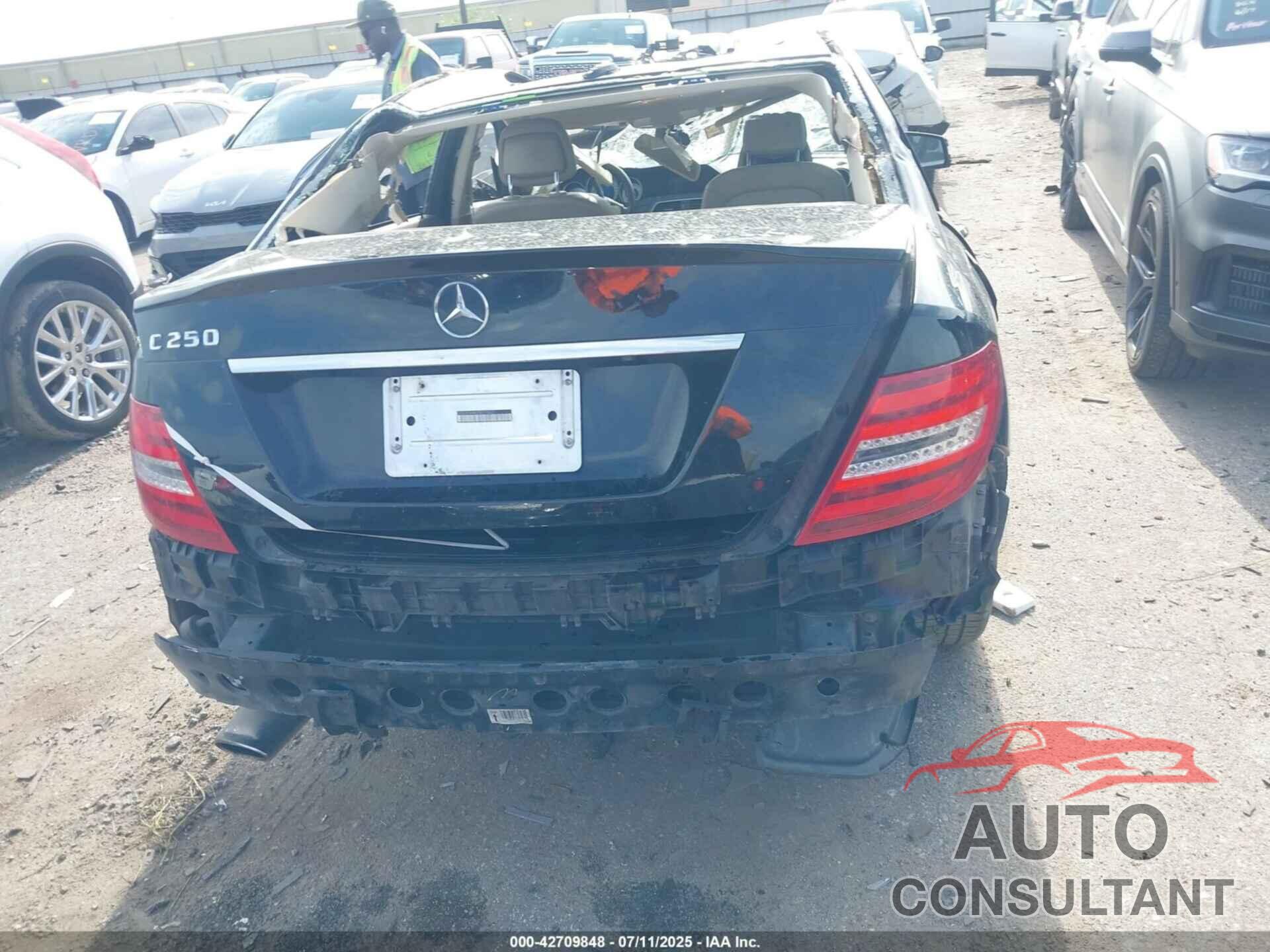 MERCEDES-BENZ C 250 2013 - WDDGF4HBXDR275022