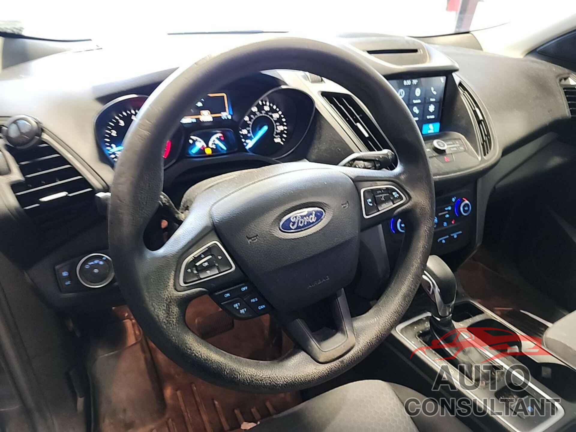 FORD ESCAPE 2018 - 1FMCU9GD7JUD17763