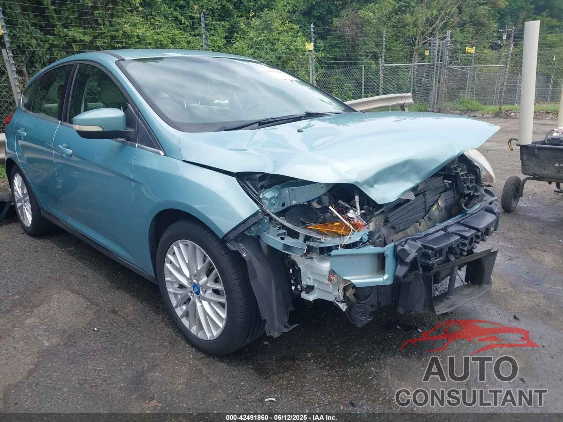 FORD FOCUS 2012 - 1FAHP3M27CL214066