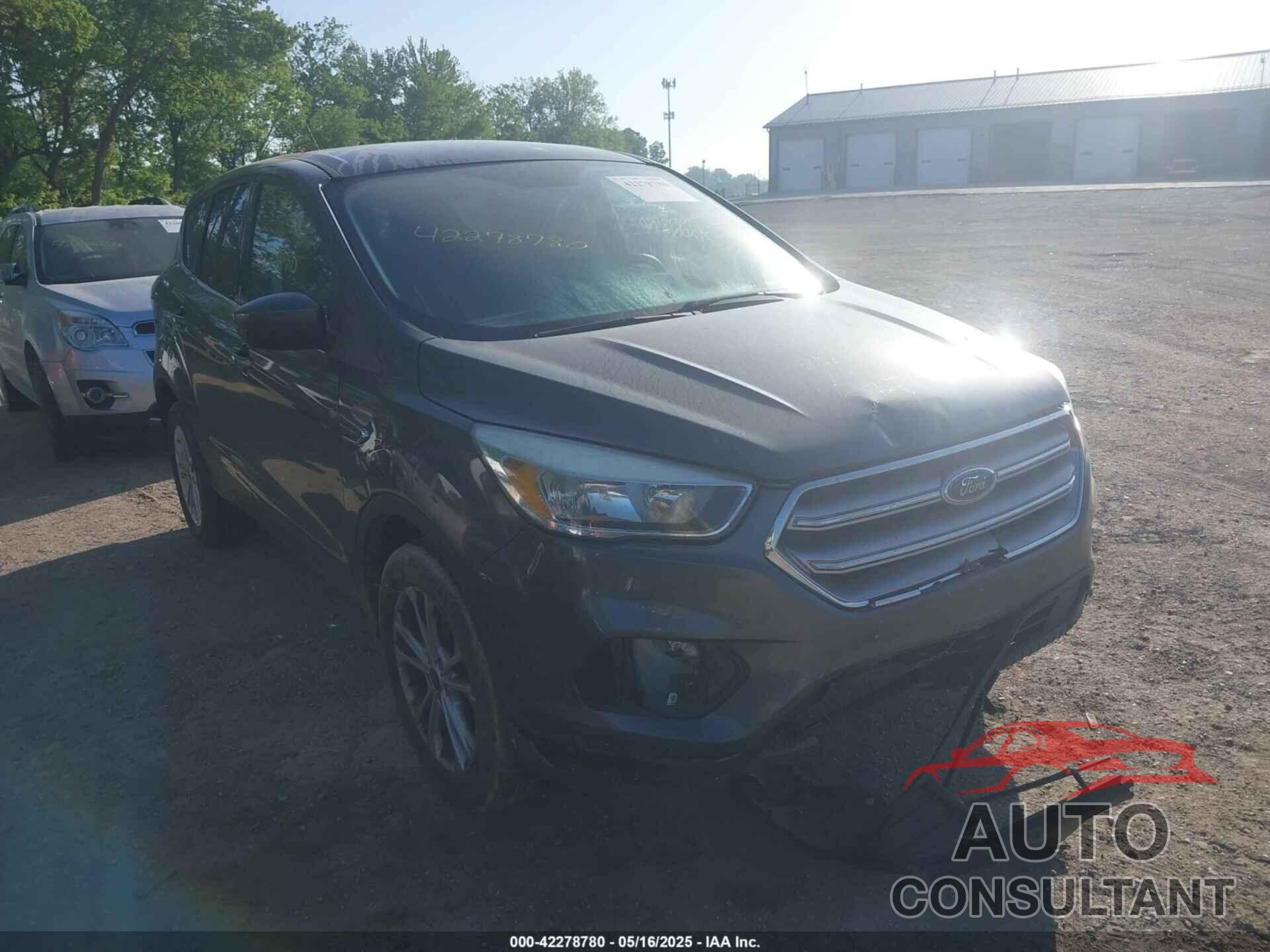 FORD ESCAPE 2017 - 1FMCU9G99HUA24890