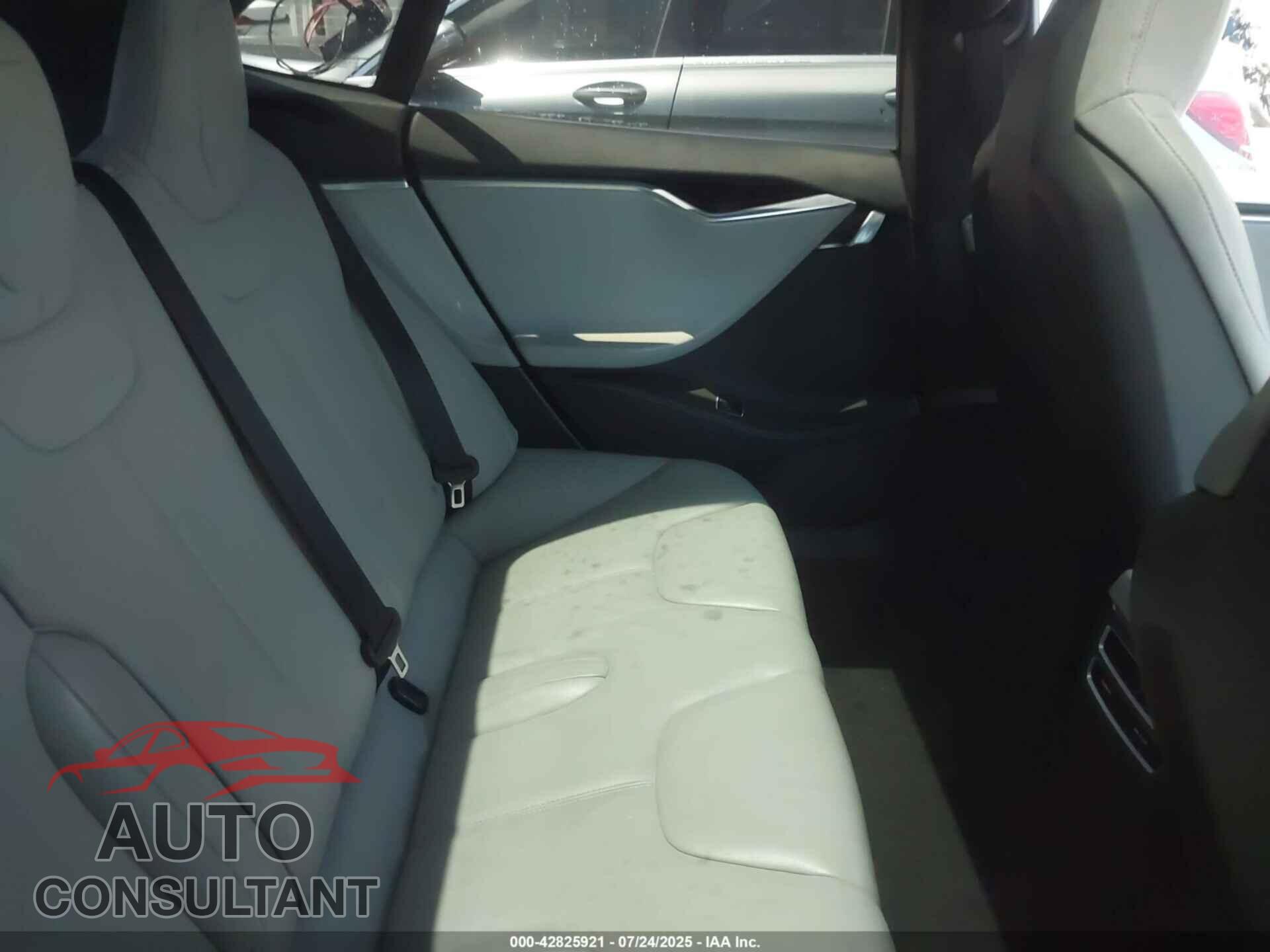 TESLA MODEL S 2015 - 5YJSA1H2XFFP78401