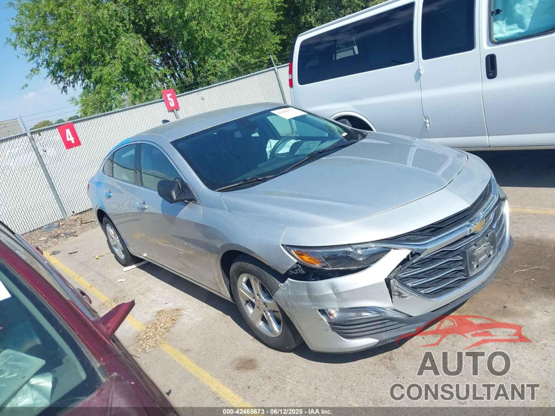 CHEVROLET MALIBU 2020 - 1G1ZC5ST5LF141482