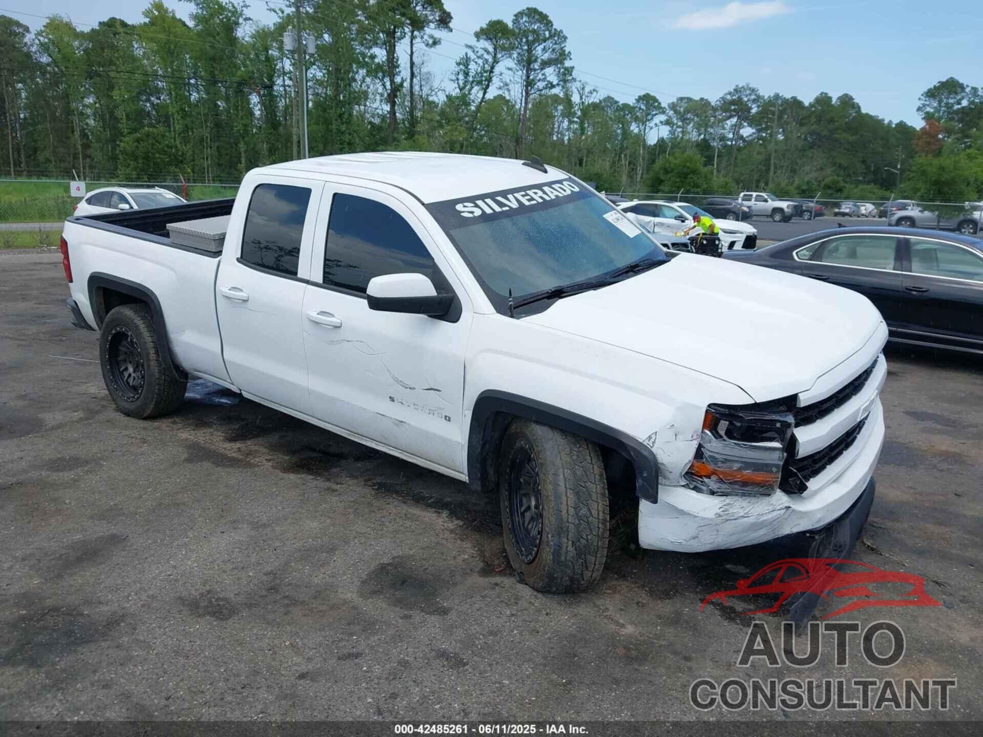 CHEVROLET SILVERADO 1500 2018 - 1GCVKNEC5JZ252436