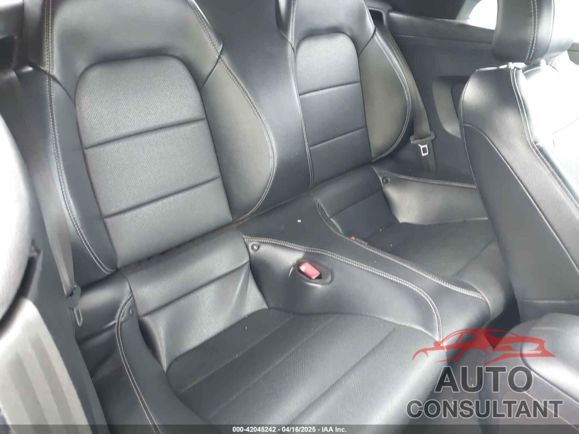 FORD MUSTANG 2019 - 1FATP8UH5K5172348