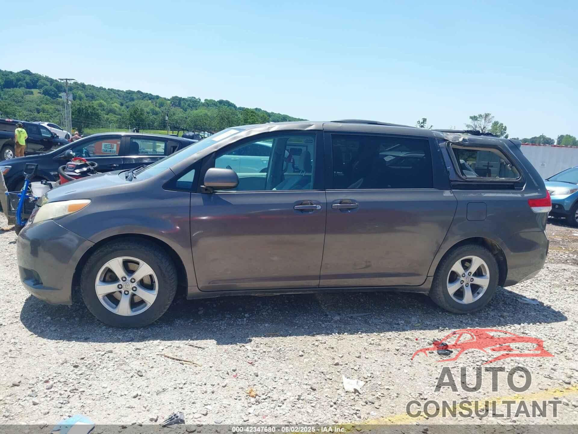 TOYOTA SIENNA 2011 - 5TDKK3DC9BS011541
