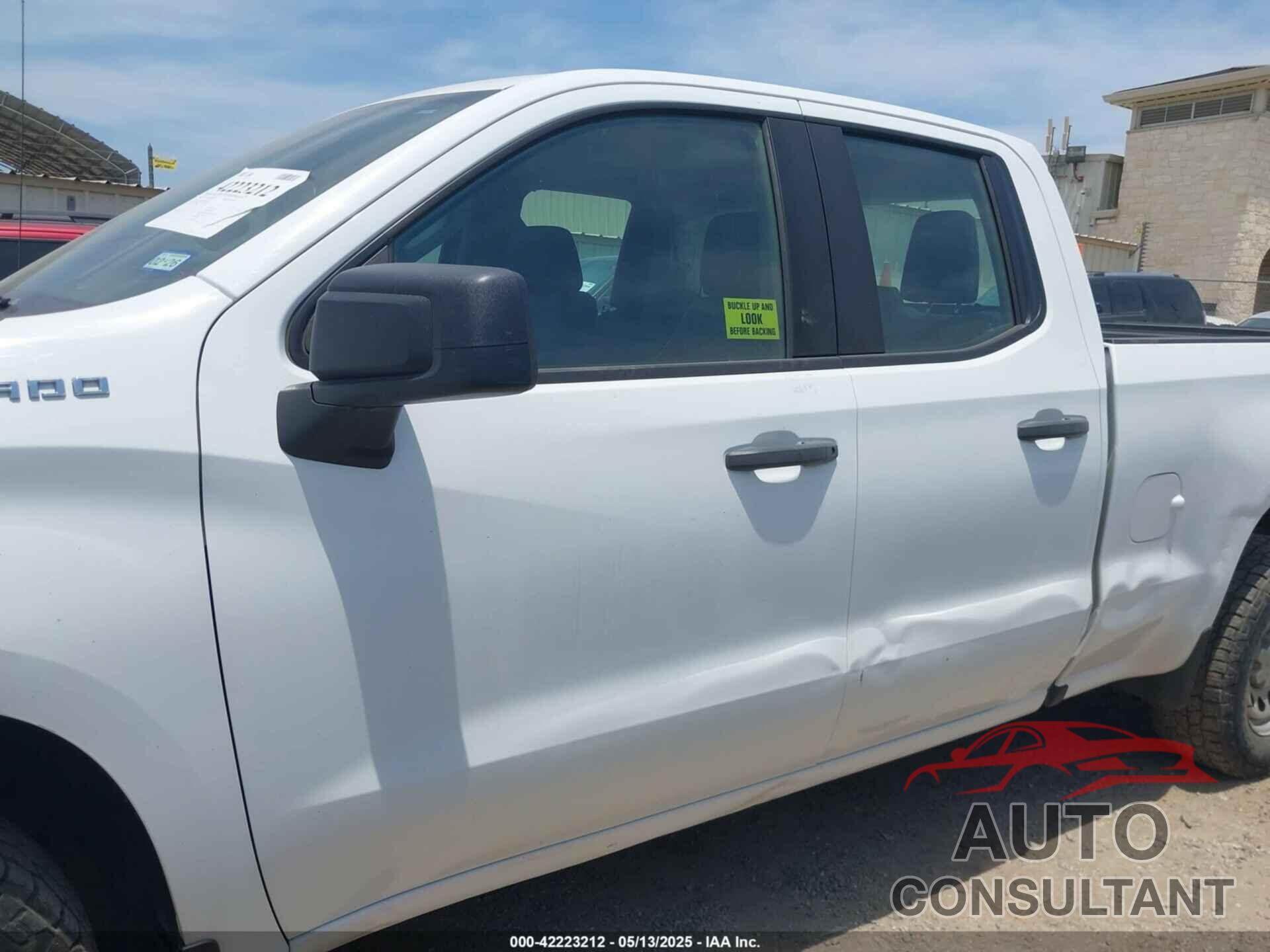 CHEVROLET SILVERADO 1500 2021 - 1GCRYAEF9MZ211203