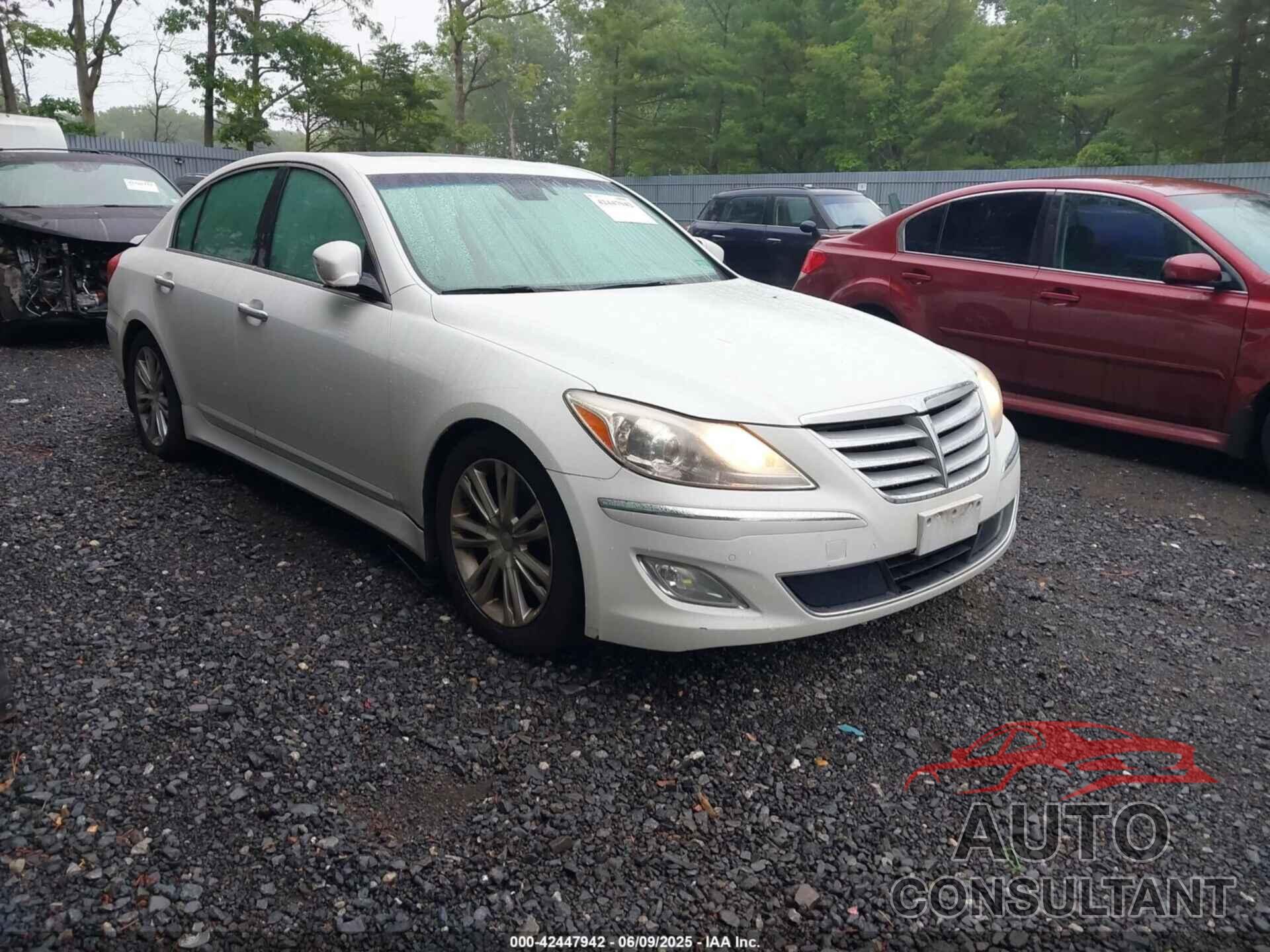 HYUNDAI GENESIS 2013 - KMHGC4DD1DU224852