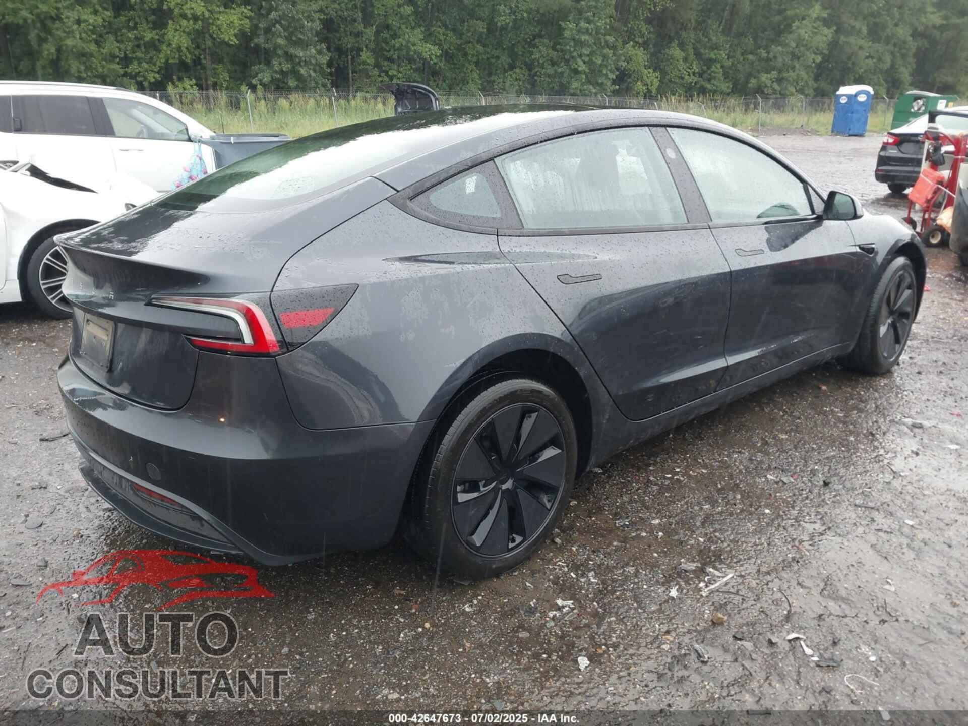 TESLA MODEL 3 2024 - 5YJ3E1EA8RF789566