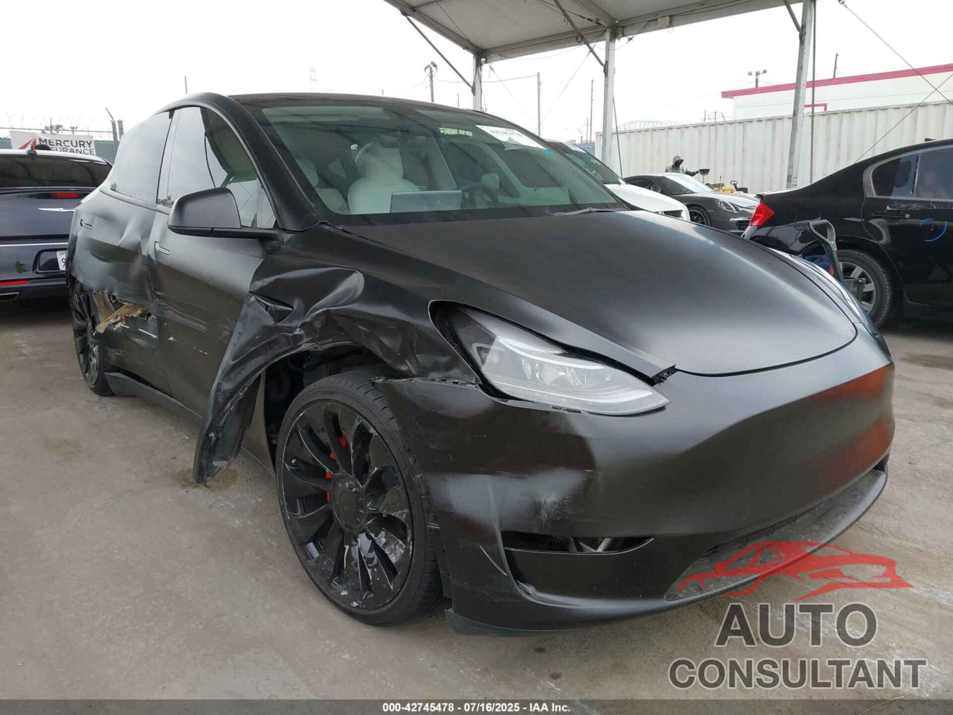 TESLA MODEL Y 2023 - 7SAYGDEF2PF659490