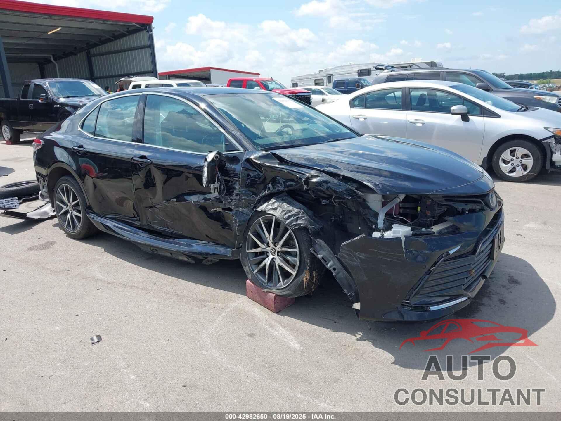 TOYOTA CAMRY 2022 - 4T1F31AKXNU588038