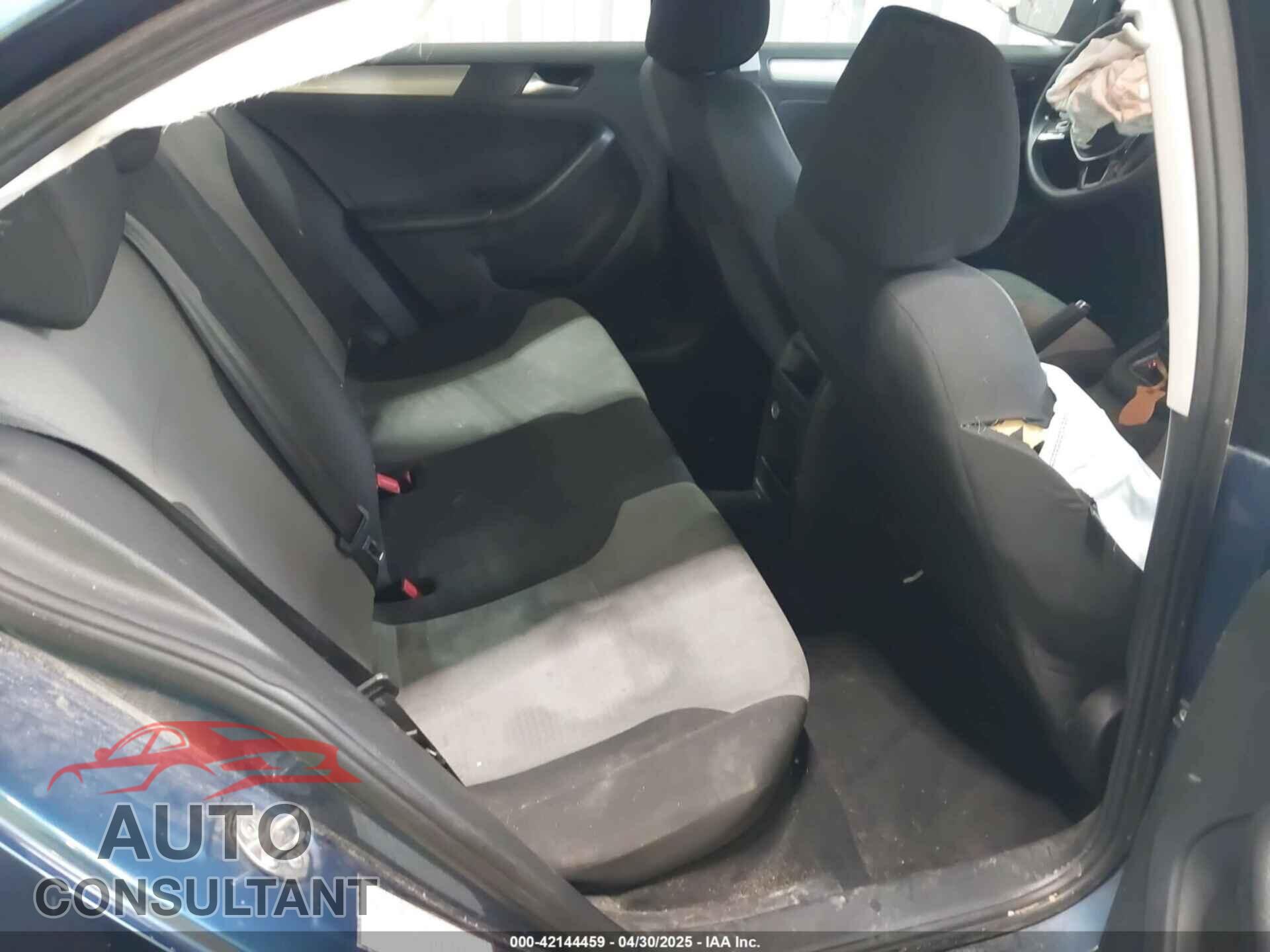 VOLKSWAGEN JETTA 2017 - 3VW2B7AJ3HM310703