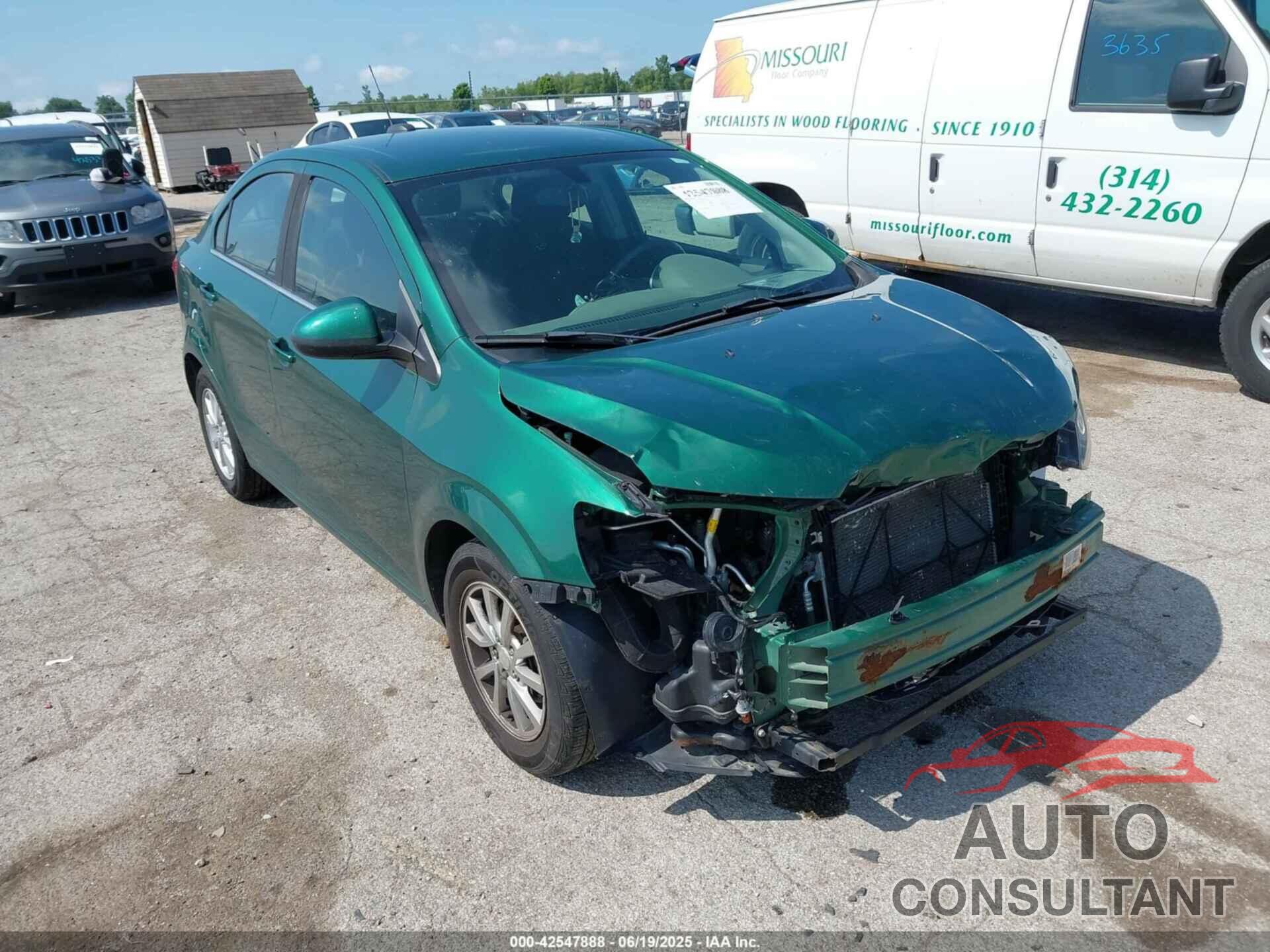 CHEVROLET SONIC 2018 - 1G1JD5SH7J4127873