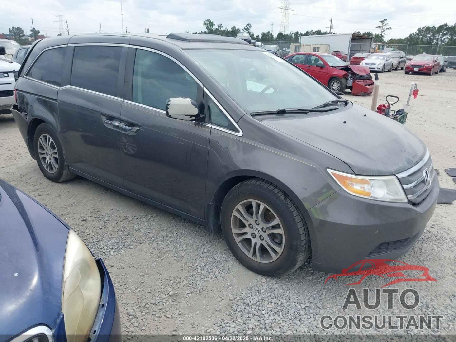 HONDA ODYSSEY 2013 - 5FNRL5H65DB007893
