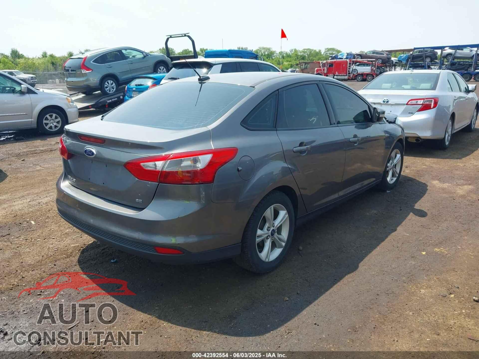 FORD FOCUS 2014 - 1FADP3F22EL433239