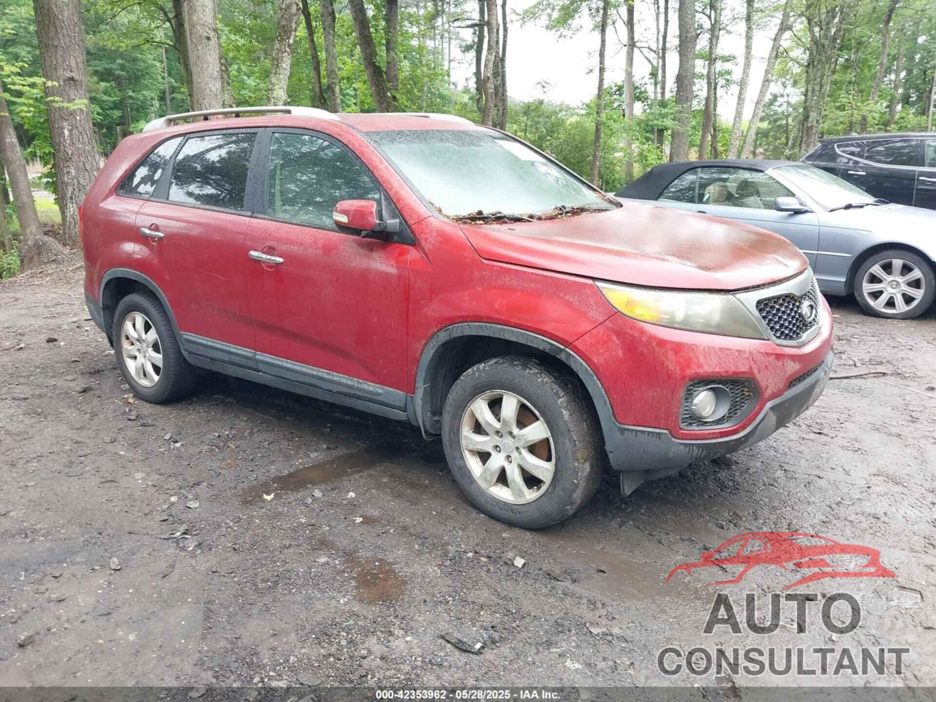 KIA SORENTO 2011 - 5XYKT3A1XBG020049