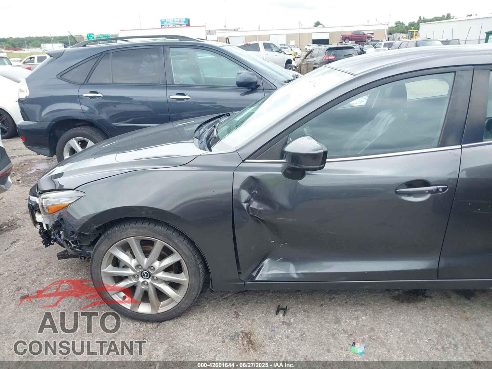 MAZDA MAZDA3 2017 - JM1BN1V73H1101125