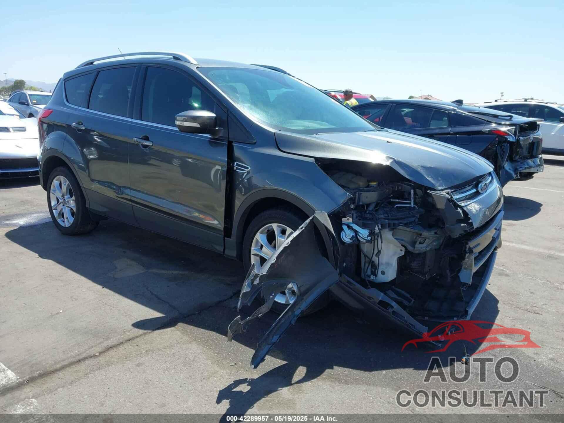 FORD ESCAPE 2016 - 1FMCU0J92GUA99501