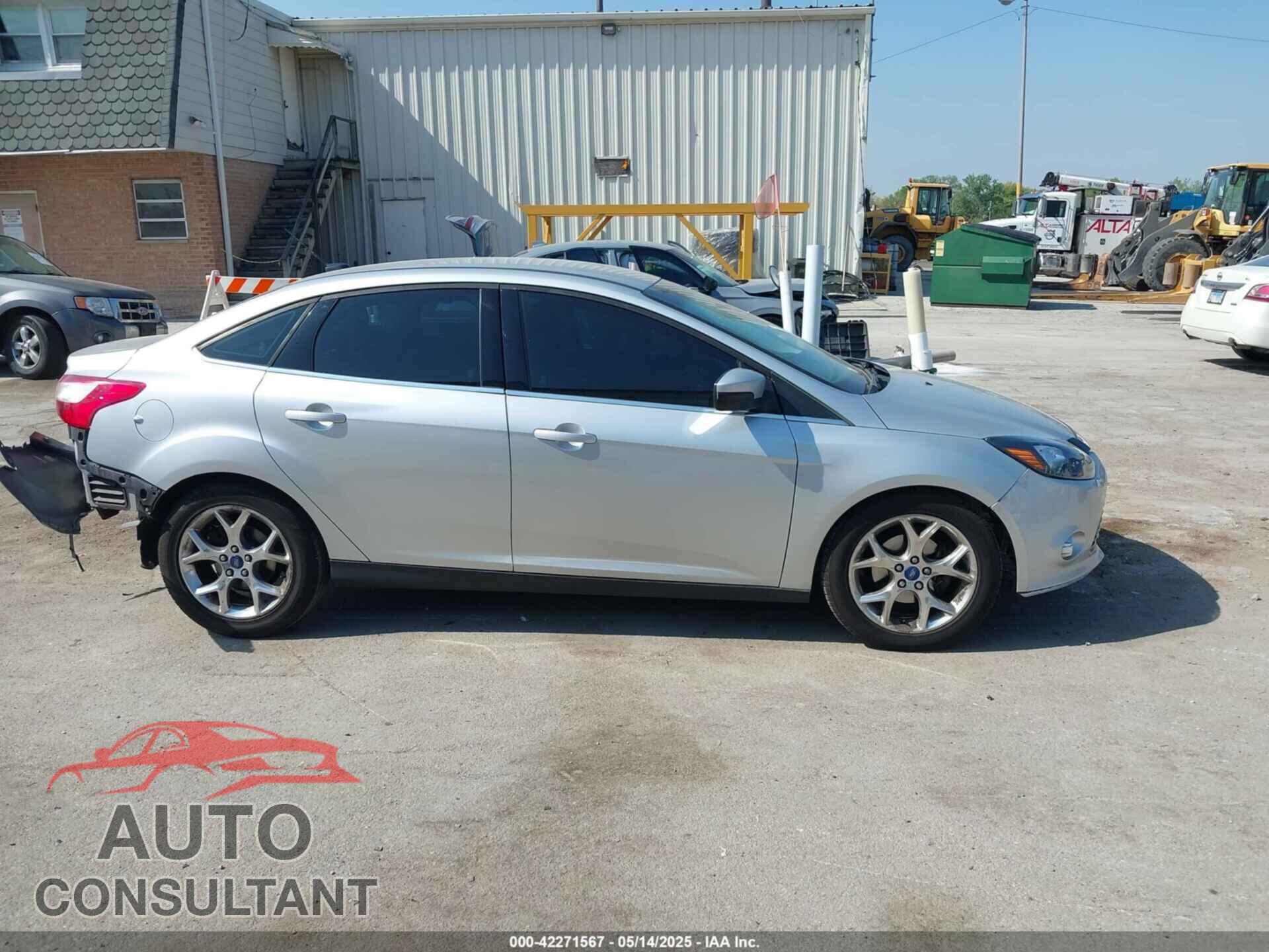 FORD FOCUS 2012 - 1FAHP3H24CL420875