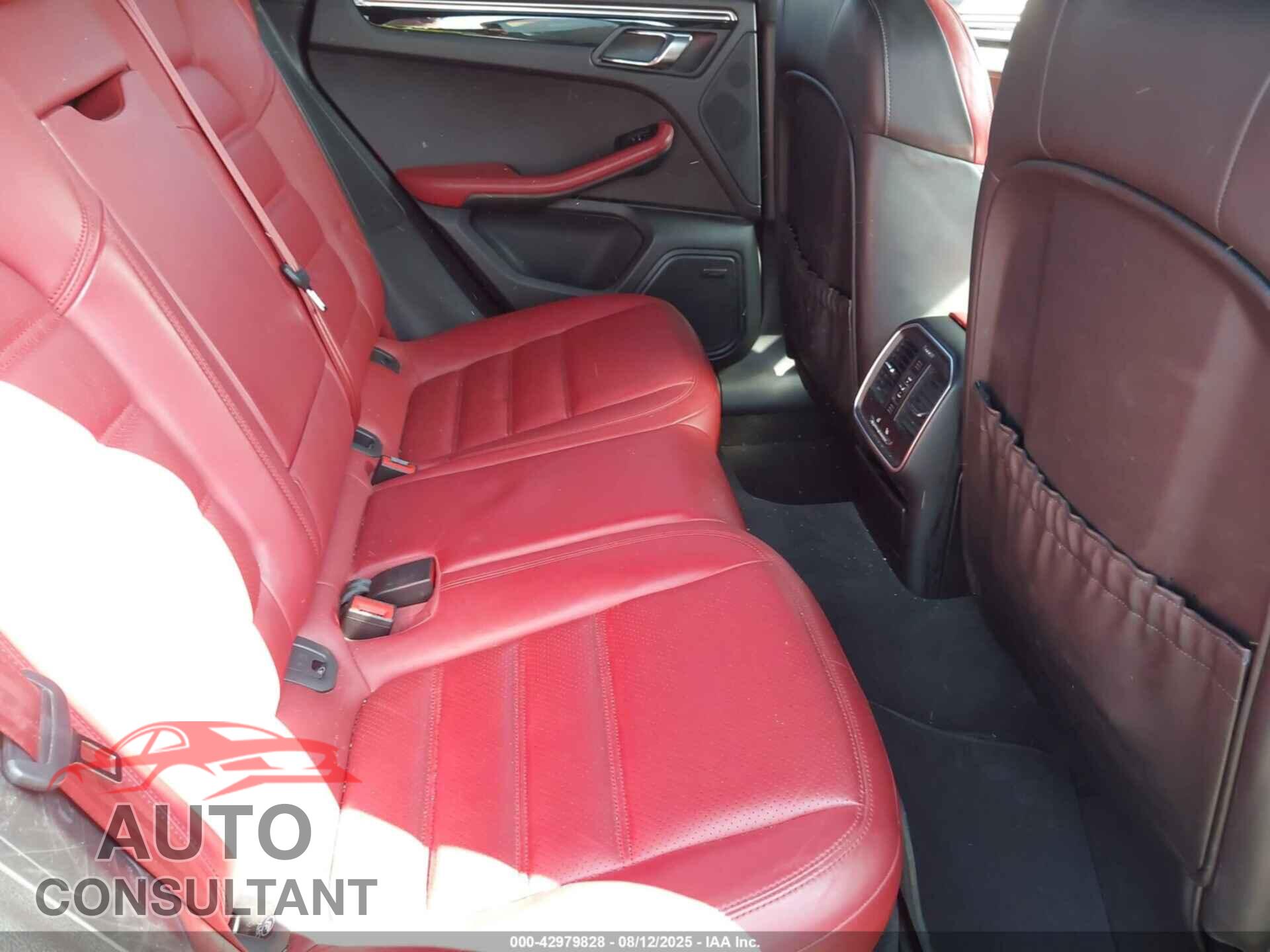 PORSCHE MACAN 2016 - WP1AF2A5XGLB91328