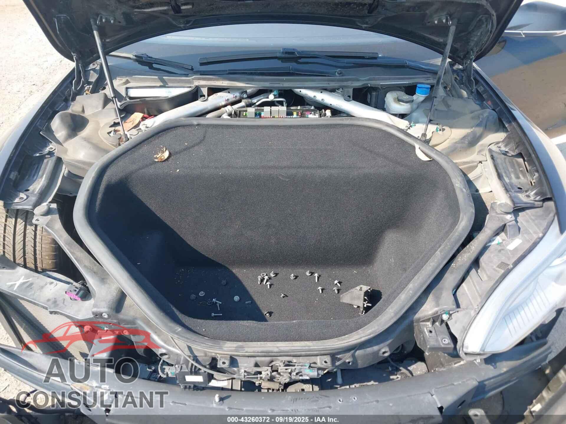 TESLA MODEL S 2015 - 5YJSA1E24FF115586