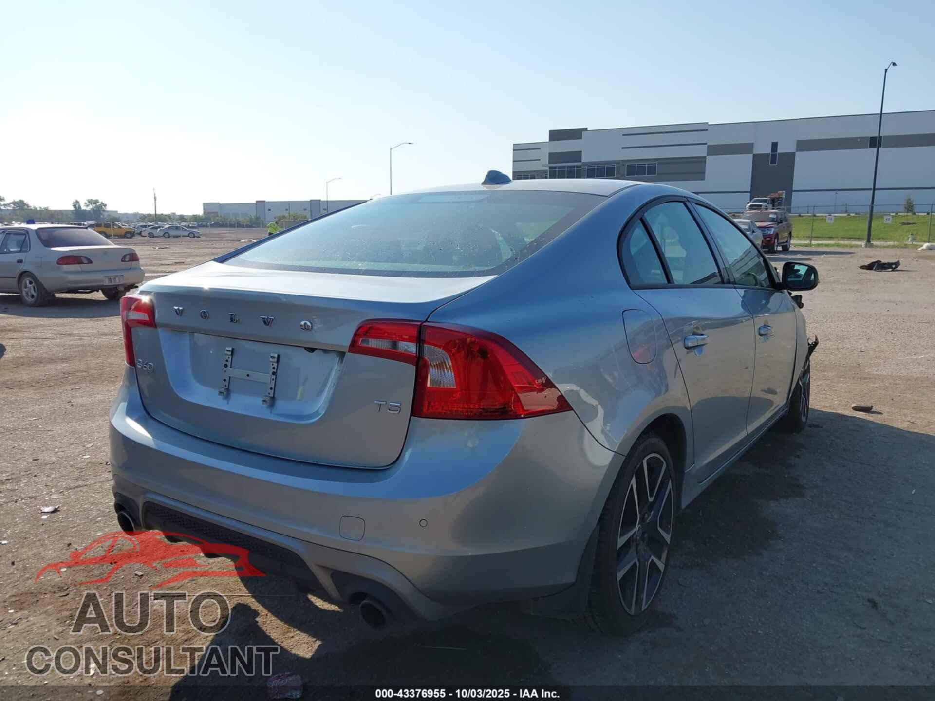 VOLVO S60 2017 - YV126MFL9H2425498
