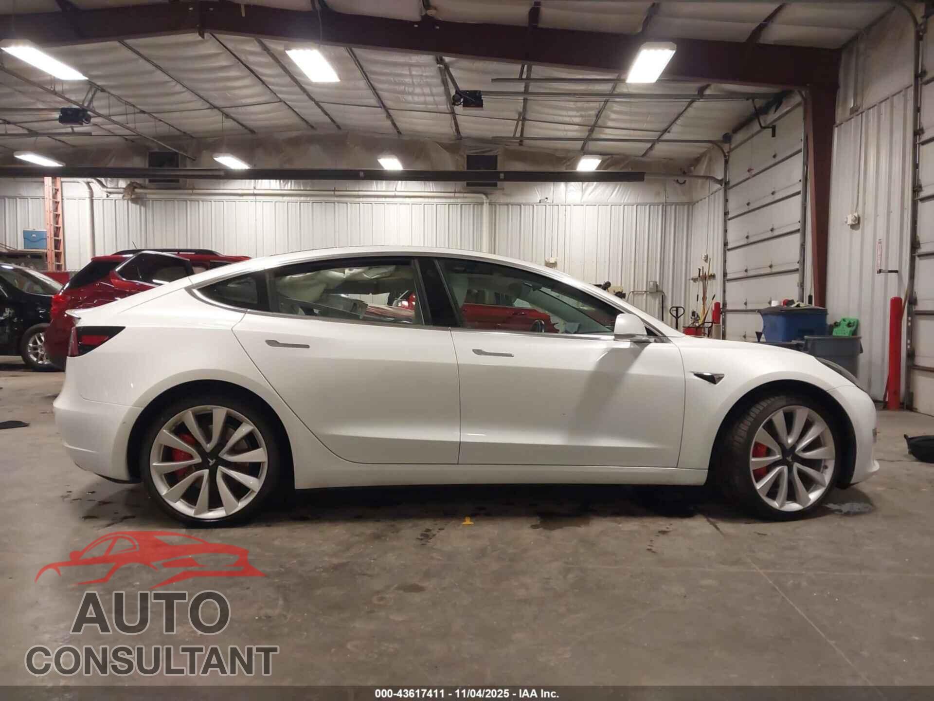 TESLA MODEL 3 2018 - 5YJ3E1EB2JF081729
