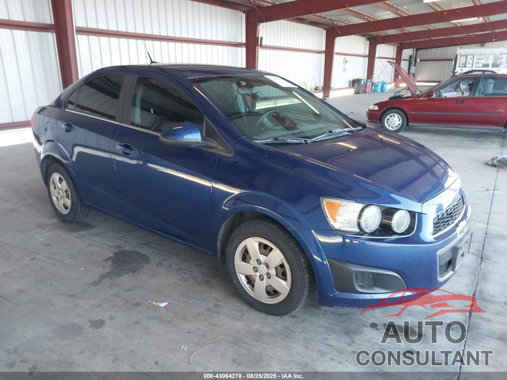 CHEVROLET SONIC 2013 - 1G1JC5SB8D4182884