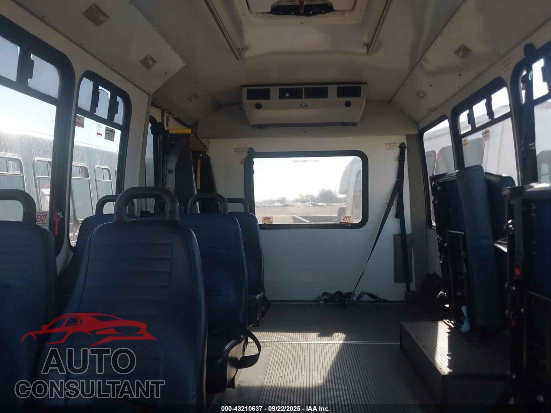 FORD E-450 CUTAWAY 2013 - 1FDFE4FS3DDA28901