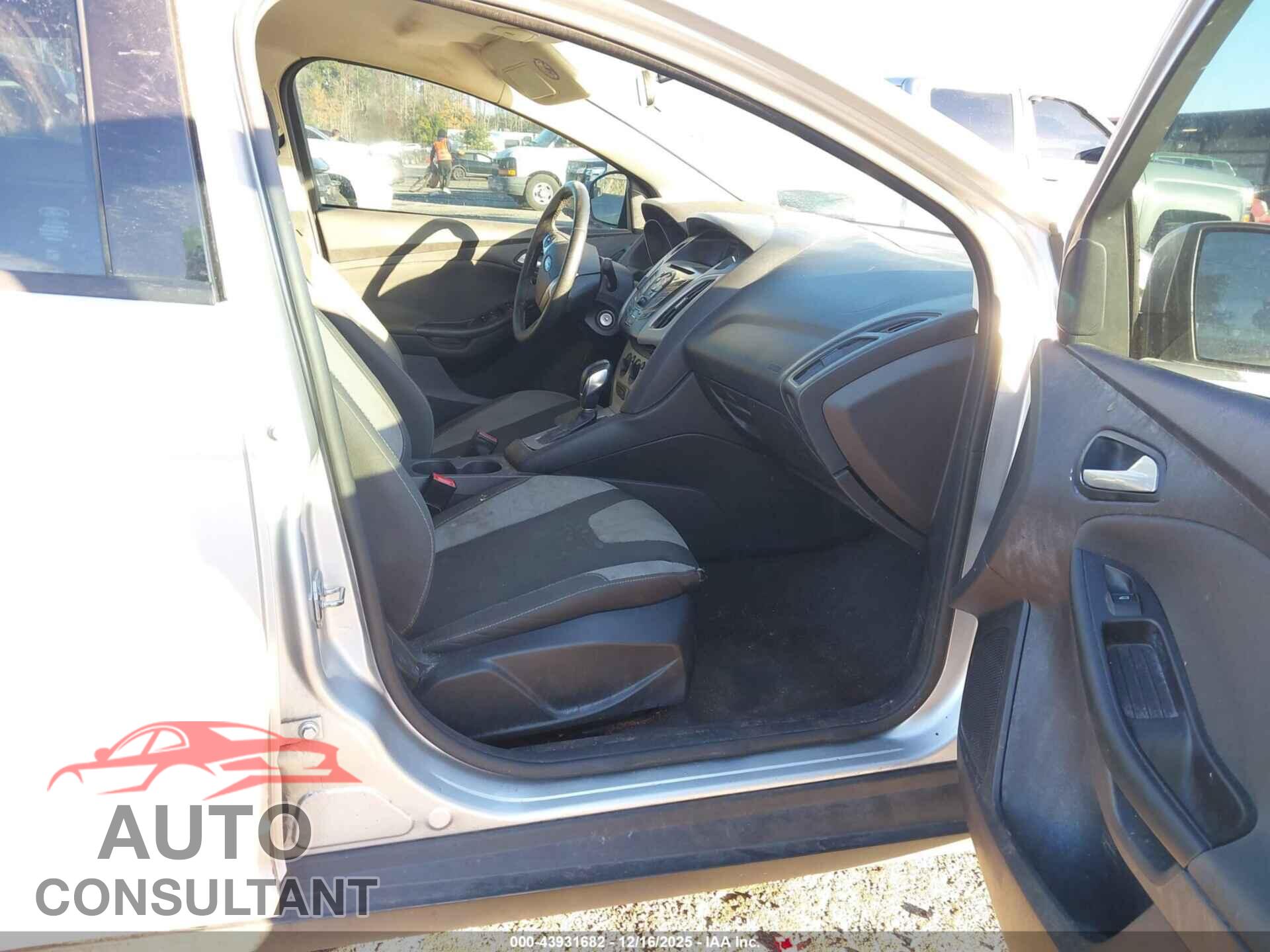 FORD FOCUS 2014 - 1FADP3F2XEL388048
