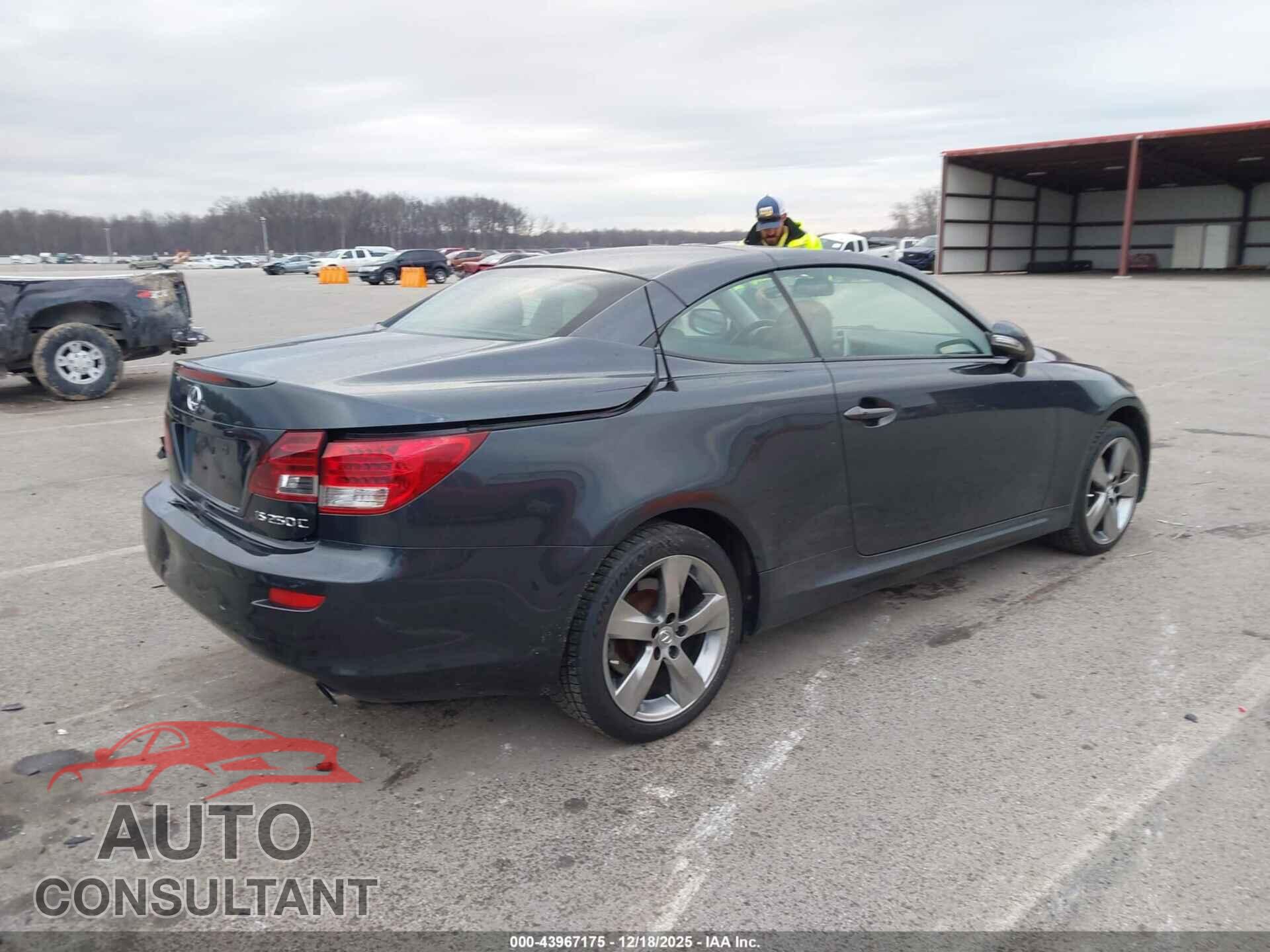 LEXUS IS 250C 2011 - JTHFF2C22B2519378