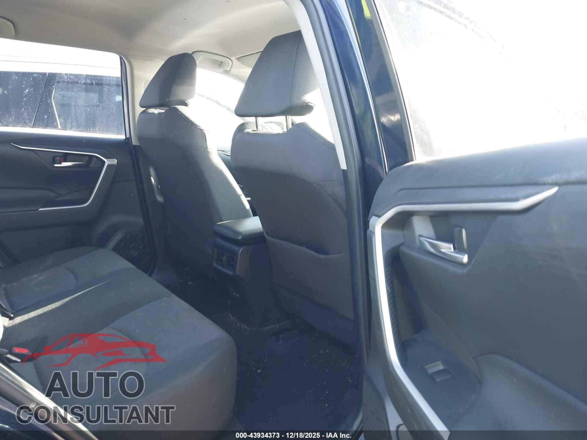 TOYOTA RAV4 2021 - JTMP1RFVXMD069375