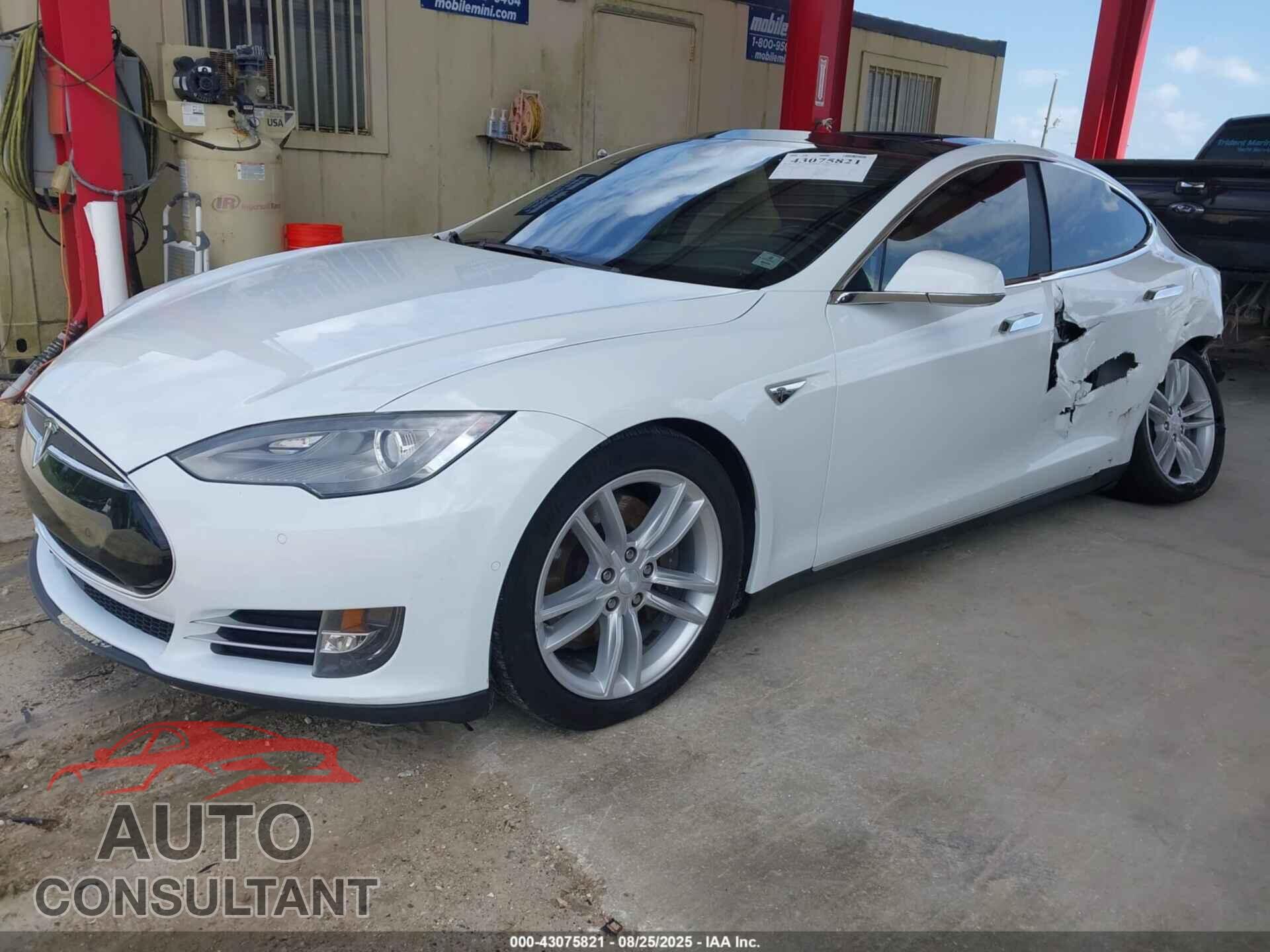 TESLA MODEL S 2015 - 5YJSA1E16FF102958